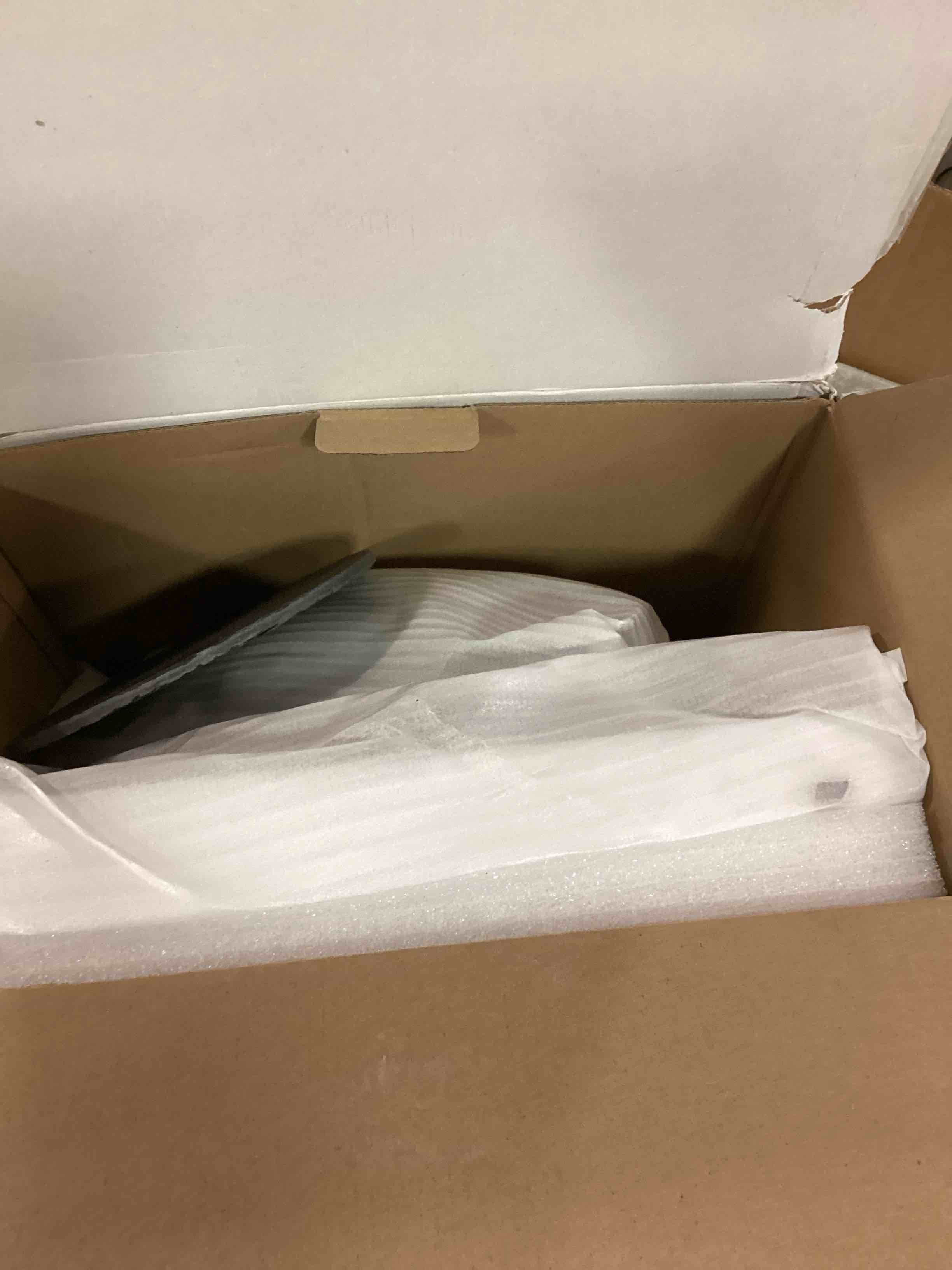 https://s3.amazonaws.com/lotting-images-prod/bidfta/RED6241412_1714410243555.jpeg