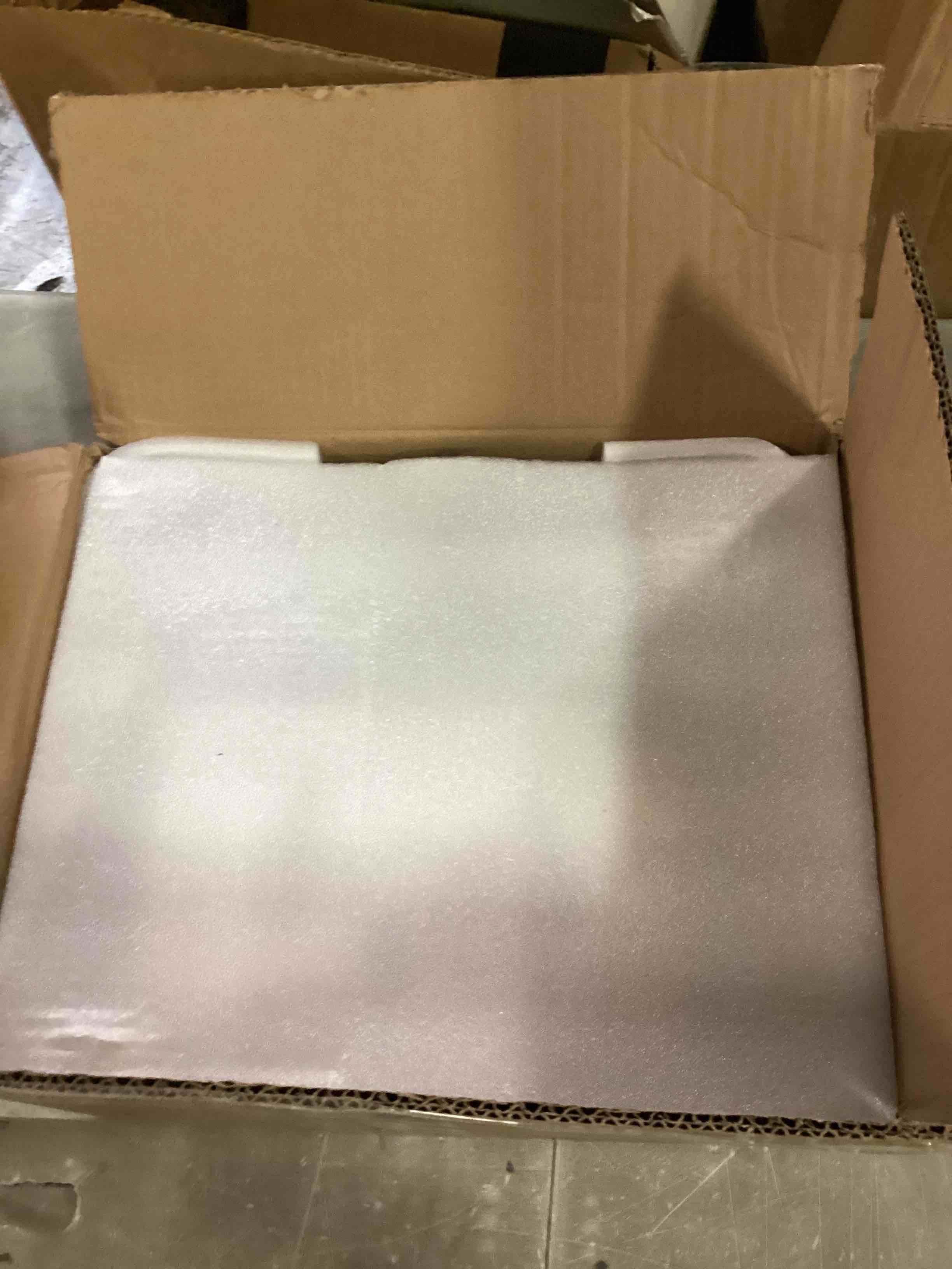 https://s3.amazonaws.com/lotting-images-prod/bidfta/RED6241414_1714410409549.jpeg