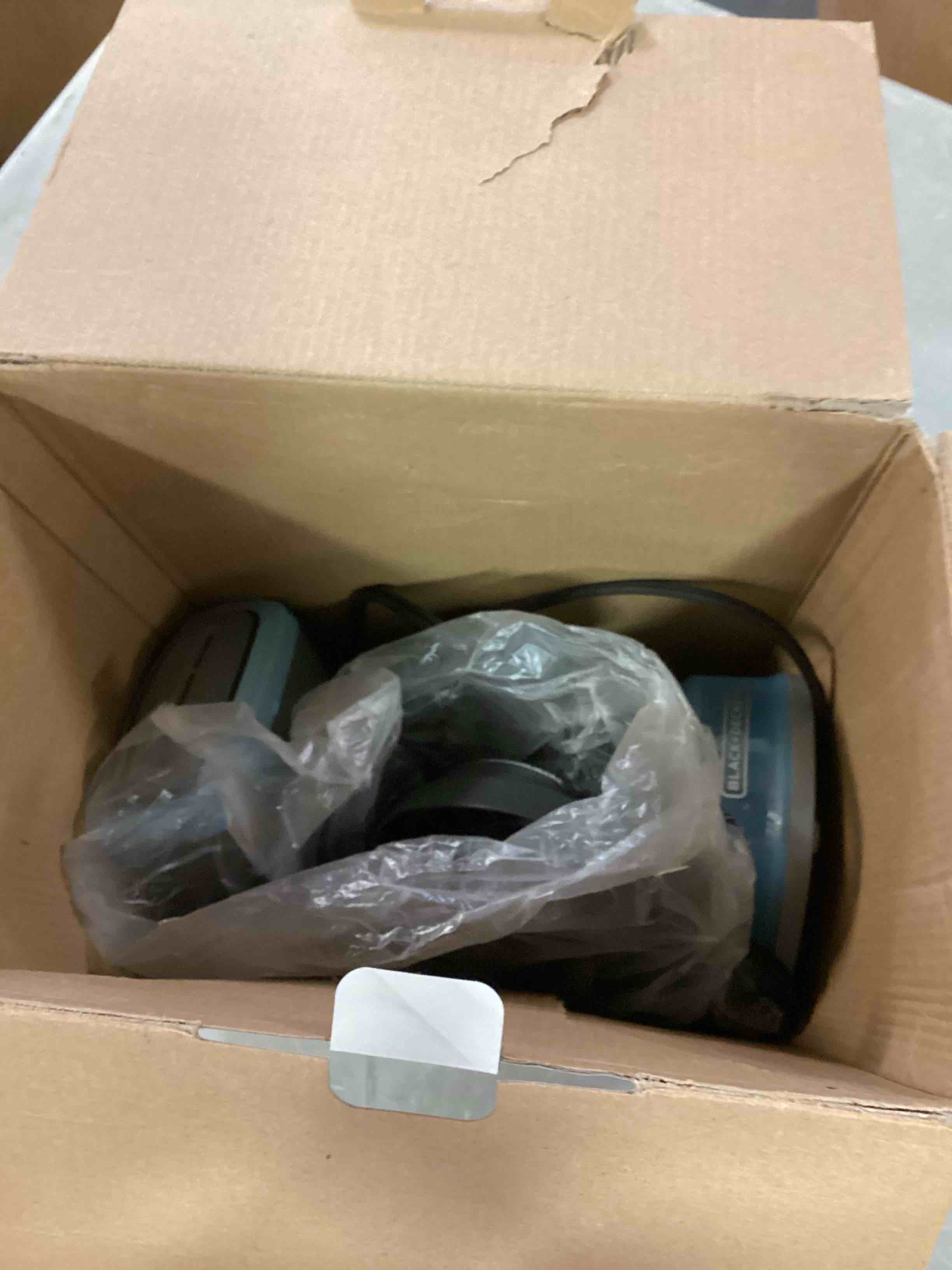 https://s3.amazonaws.com/lotting-images-prod/bidfta/RED6241465_1714415195939.jpeg