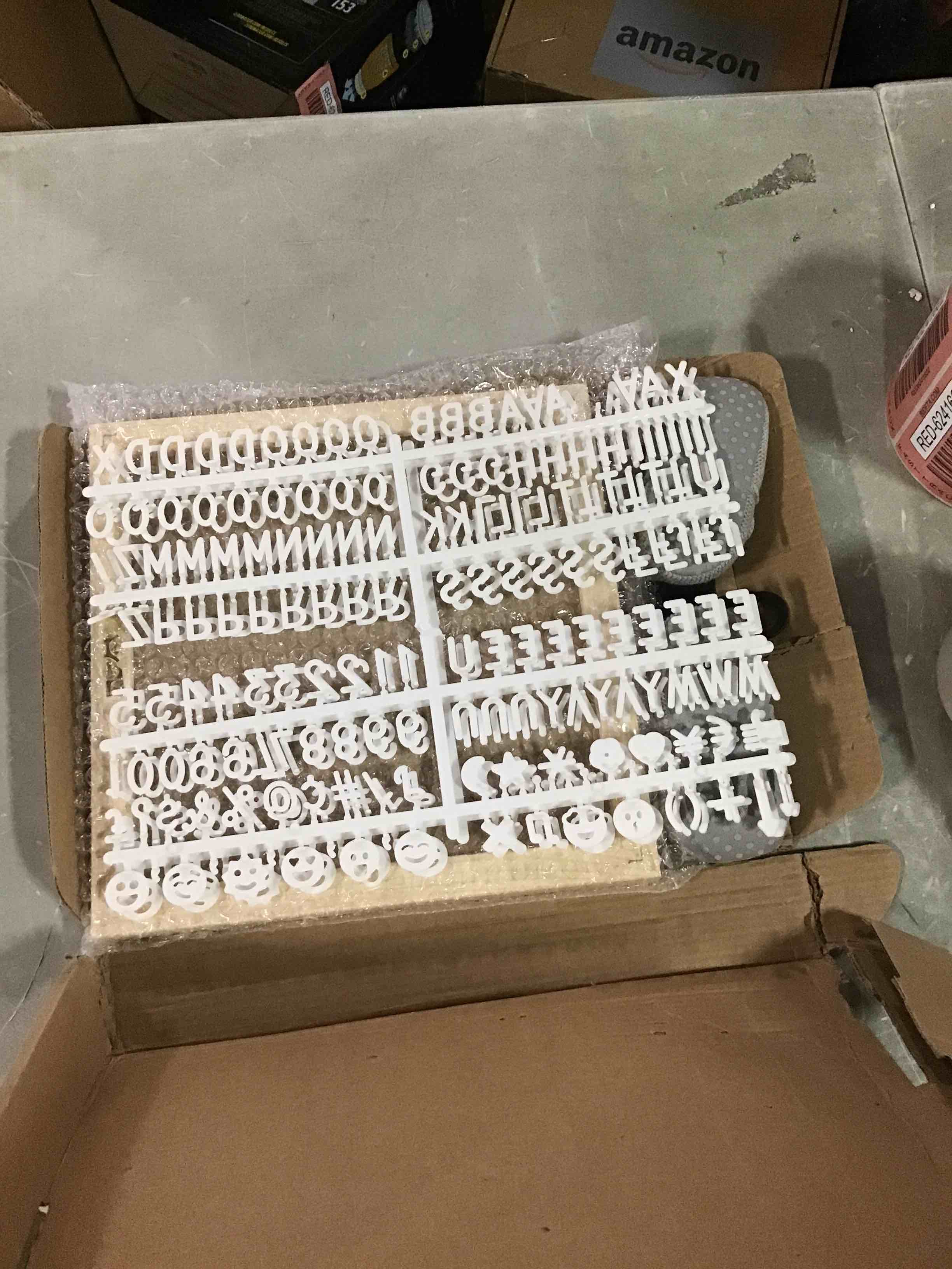 https://s3.amazonaws.com/lotting-images-prod/bidfta/RED6241597_1714484005519.jpeg