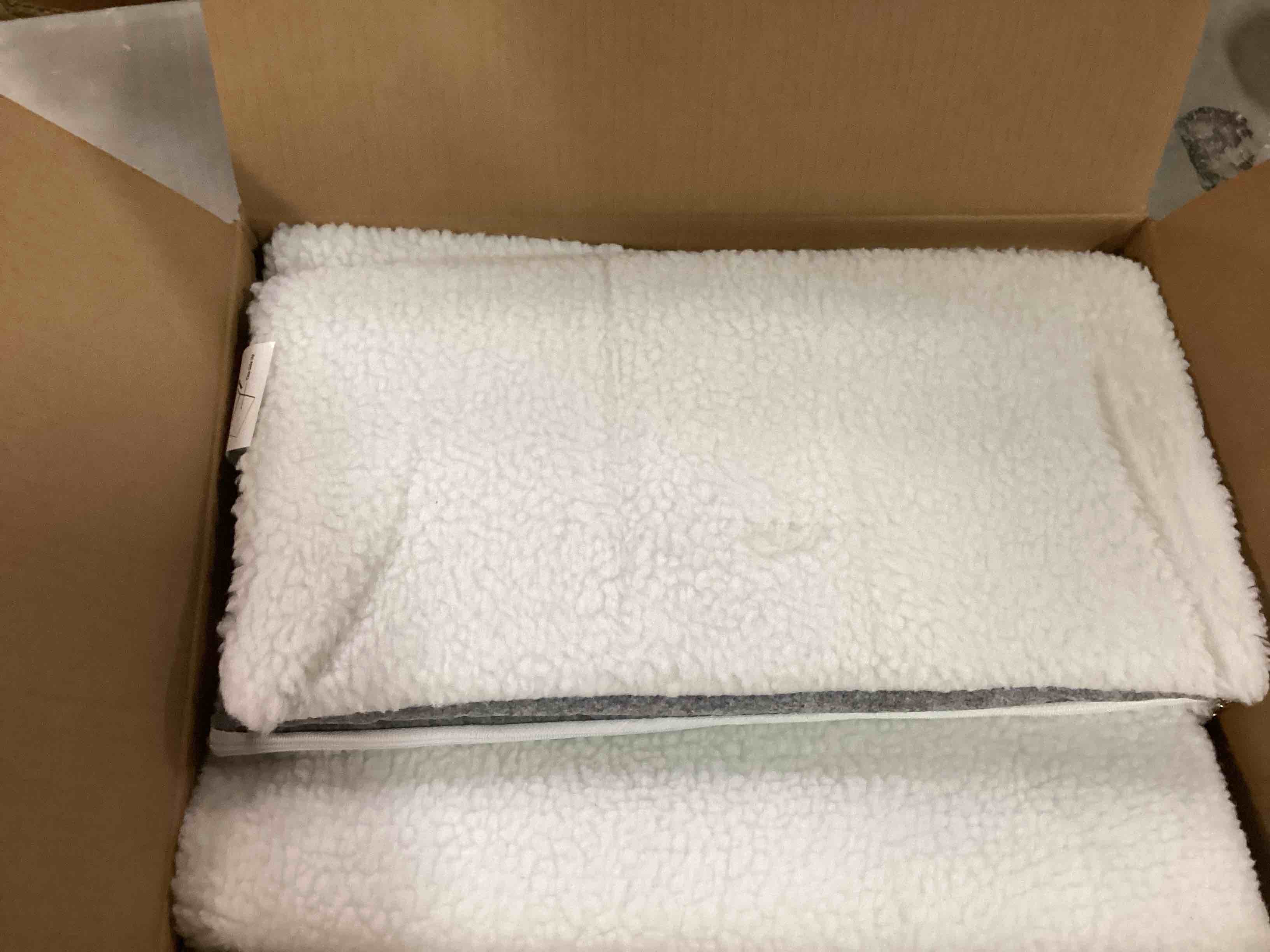 https://s3.amazonaws.com/lotting-images-prod/bidfta/RED6241723_1714502499819.jpeg