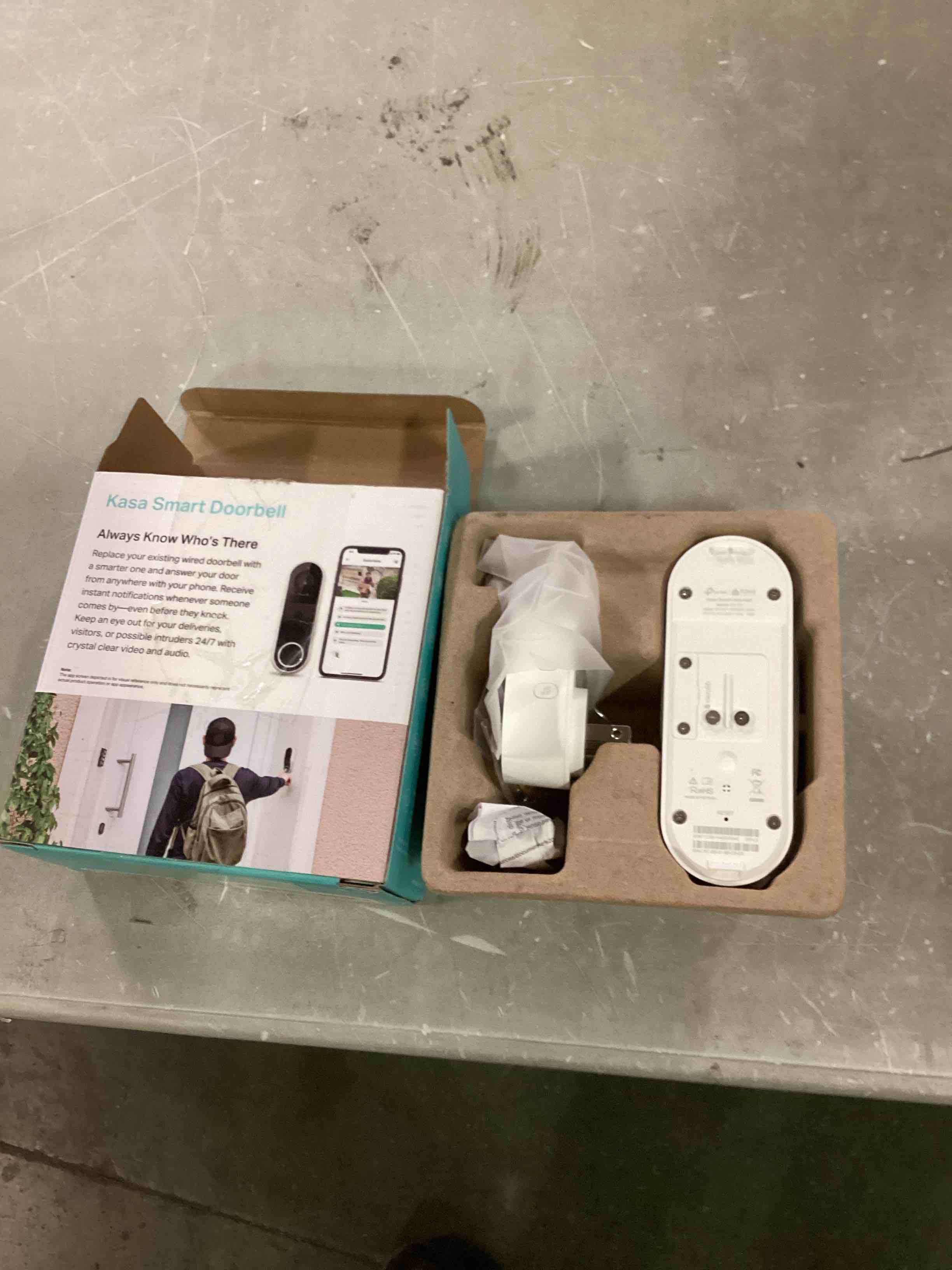 https://s3.amazonaws.com/lotting-images-prod/bidfta/RED6241733_1714503841616.jpeg