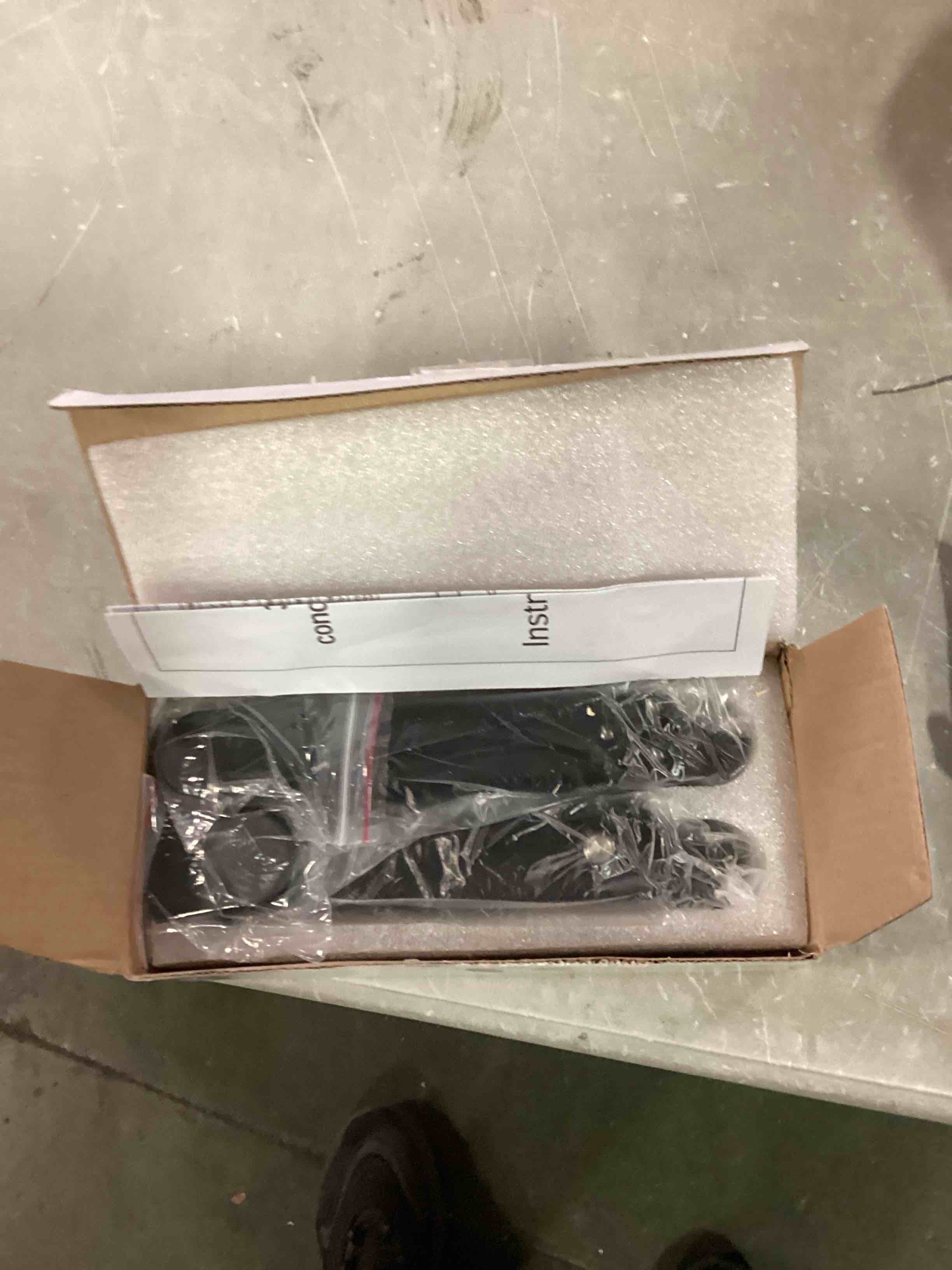 https://s3.amazonaws.com/lotting-images-prod/bidfta/RED6241735_1714504085198.jpeg