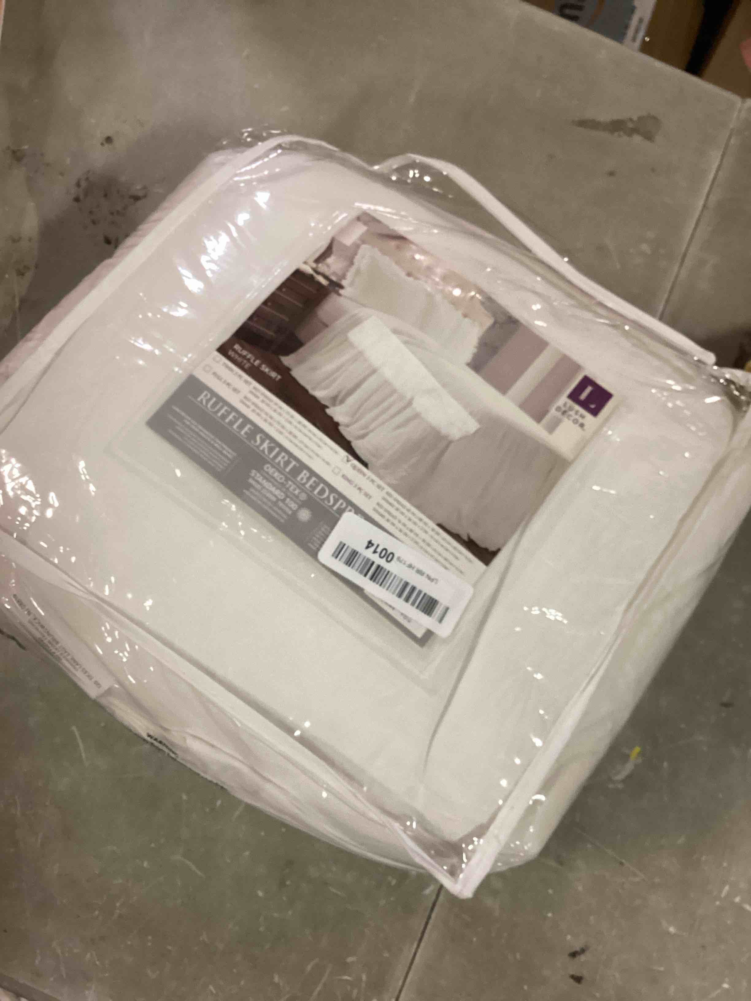 https://s3.amazonaws.com/lotting-images-prod/bidfta/RED6241861_1714669107045.jpeg