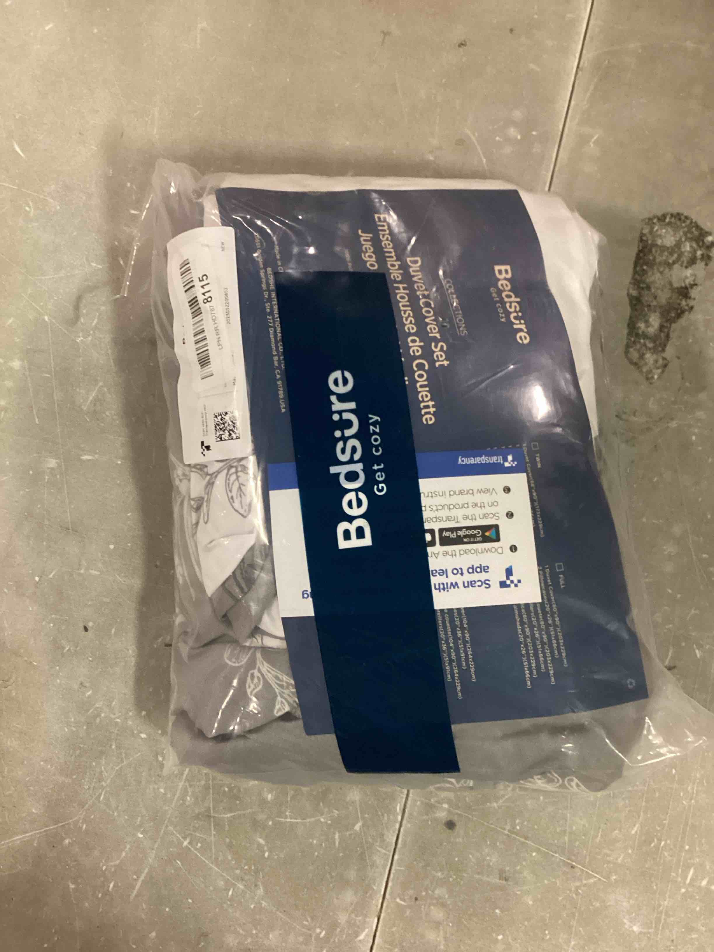https://s3.amazonaws.com/lotting-images-prod/bidfta/RED6241872_1714672292771.jpeg