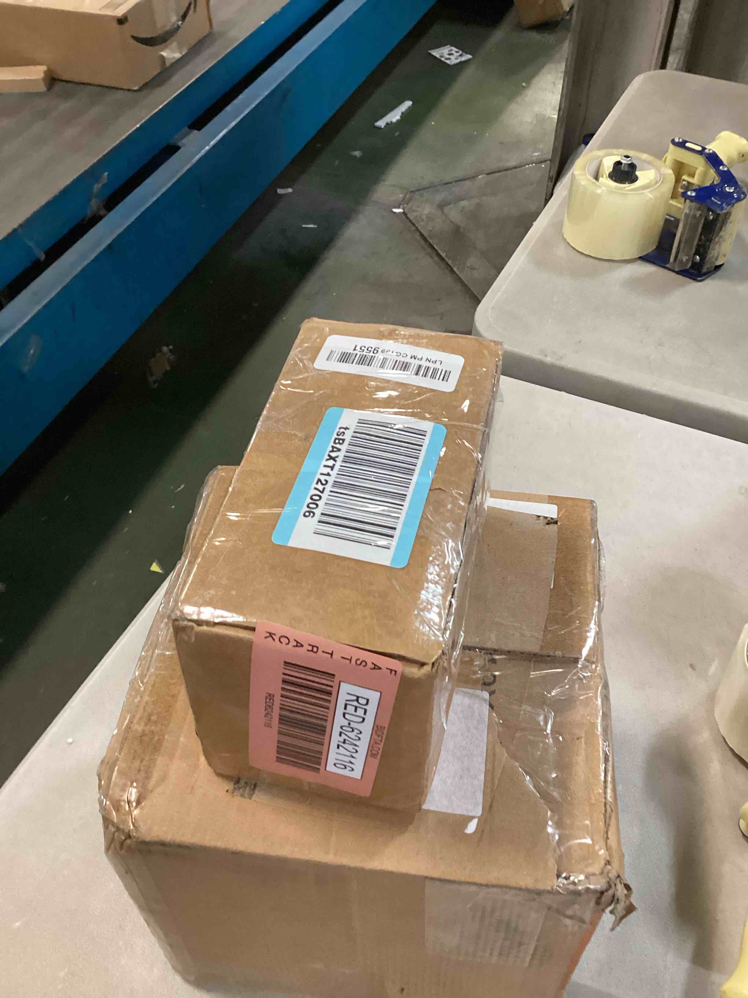https://s3.amazonaws.com/lotting-images-prod/bidfta/RED6242116_1713802363473.jpeg