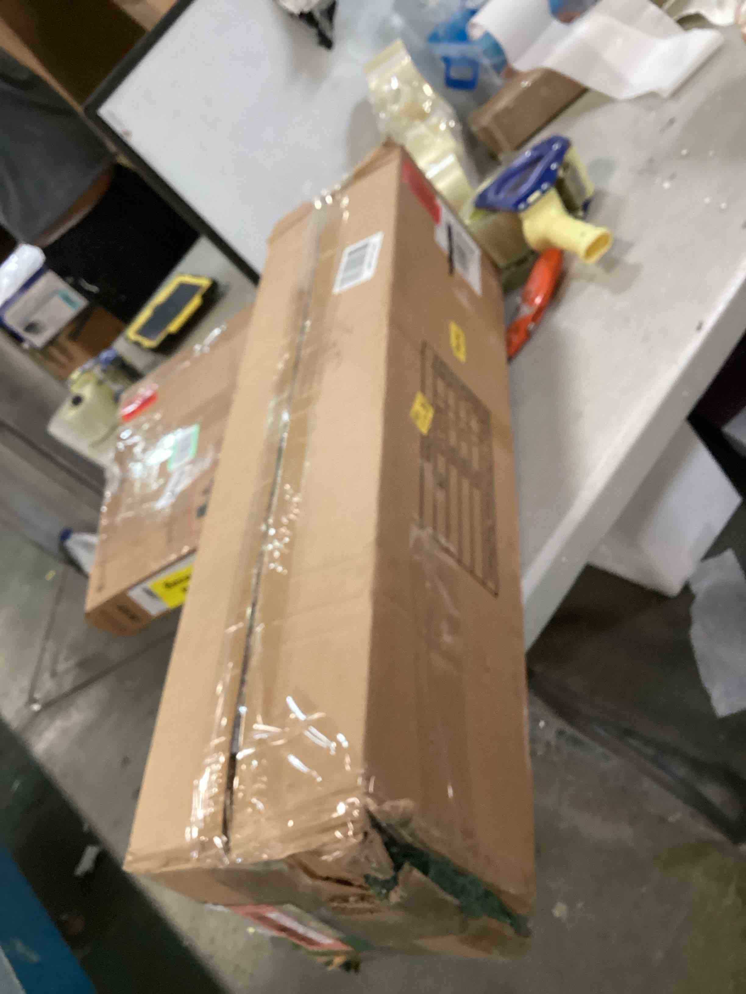 https://s3.amazonaws.com/lotting-images-prod/bidfta/RED6242149_1713808822435.jpeg