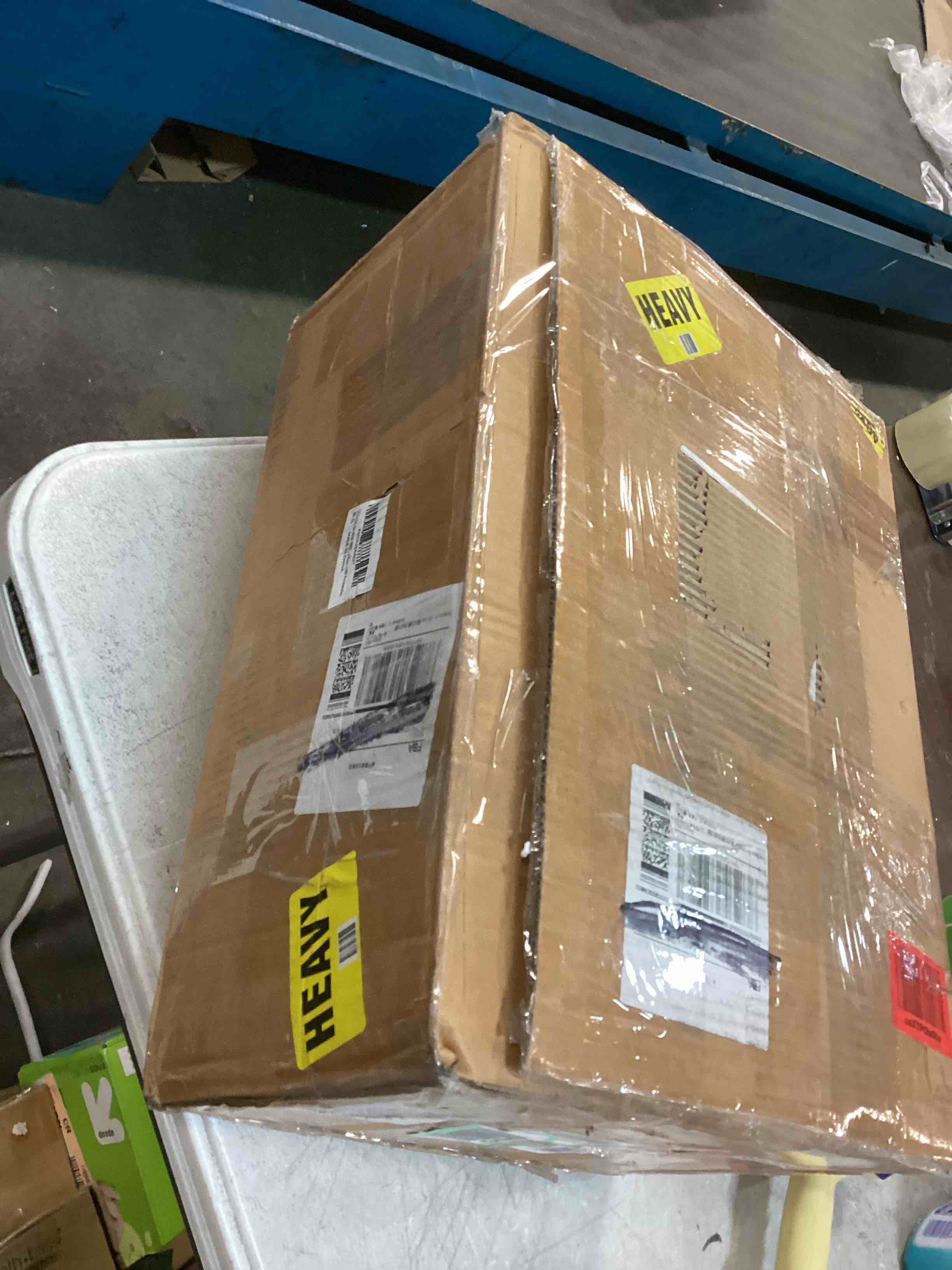 https://s3.amazonaws.com/lotting-images-prod/bidfta/RED6242580_1713979695295.jpeg