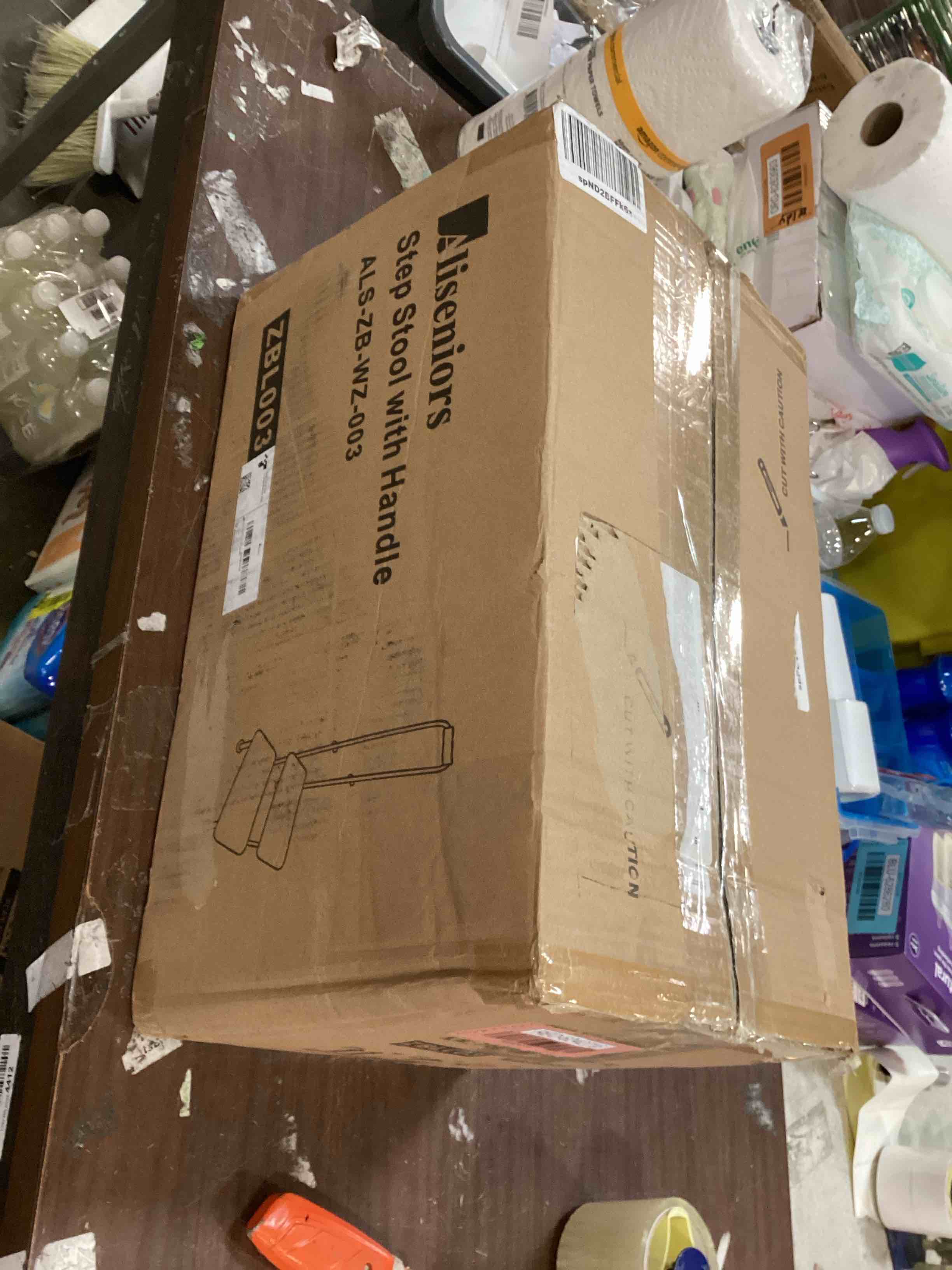 https://s3.amazonaws.com/lotting-images-prod/bidfta/RED6242715_1714052389385.jpeg