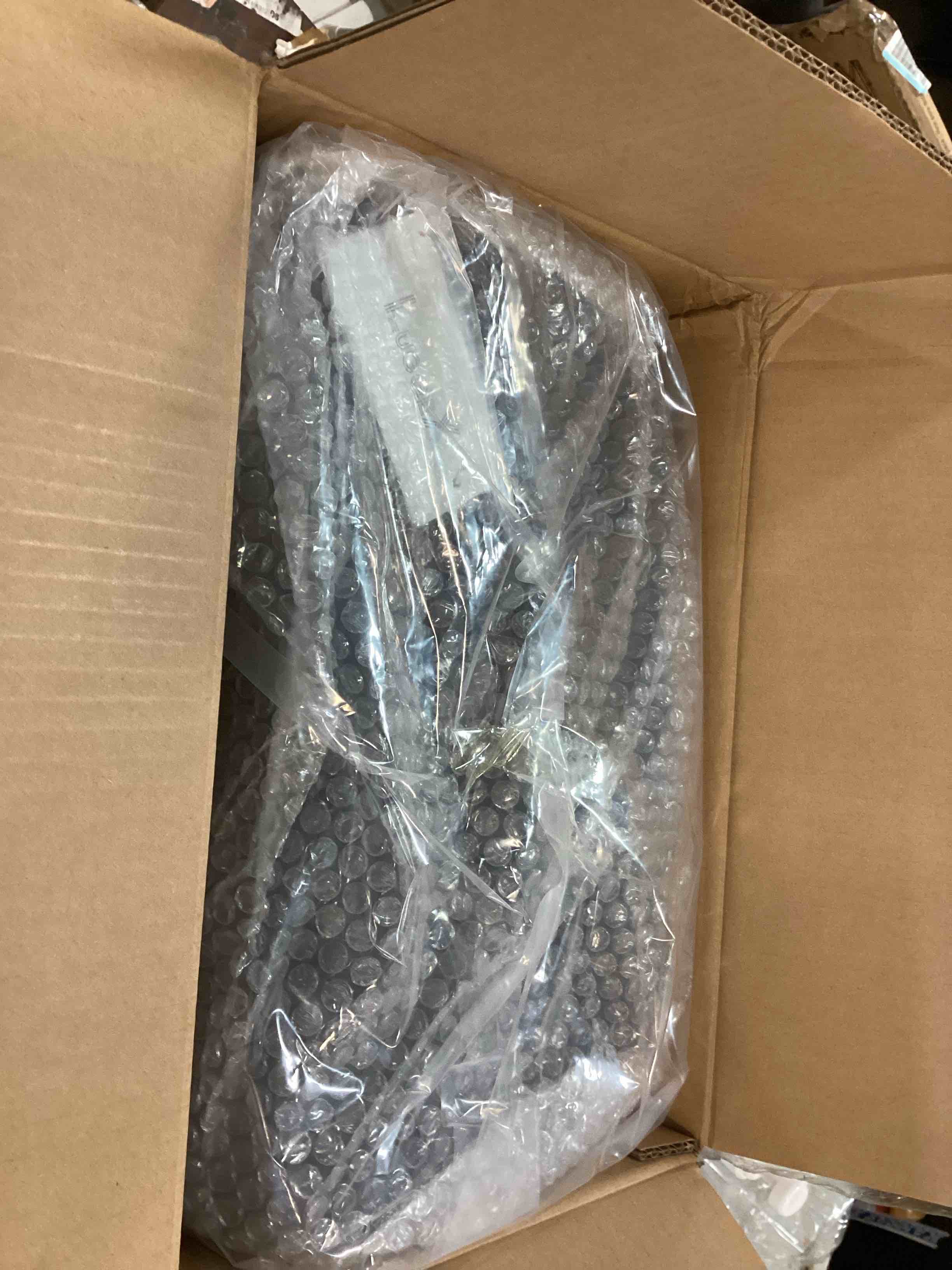 https://s3.amazonaws.com/lotting-images-prod/bidfta/RED6242723_1714053051426.jpeg