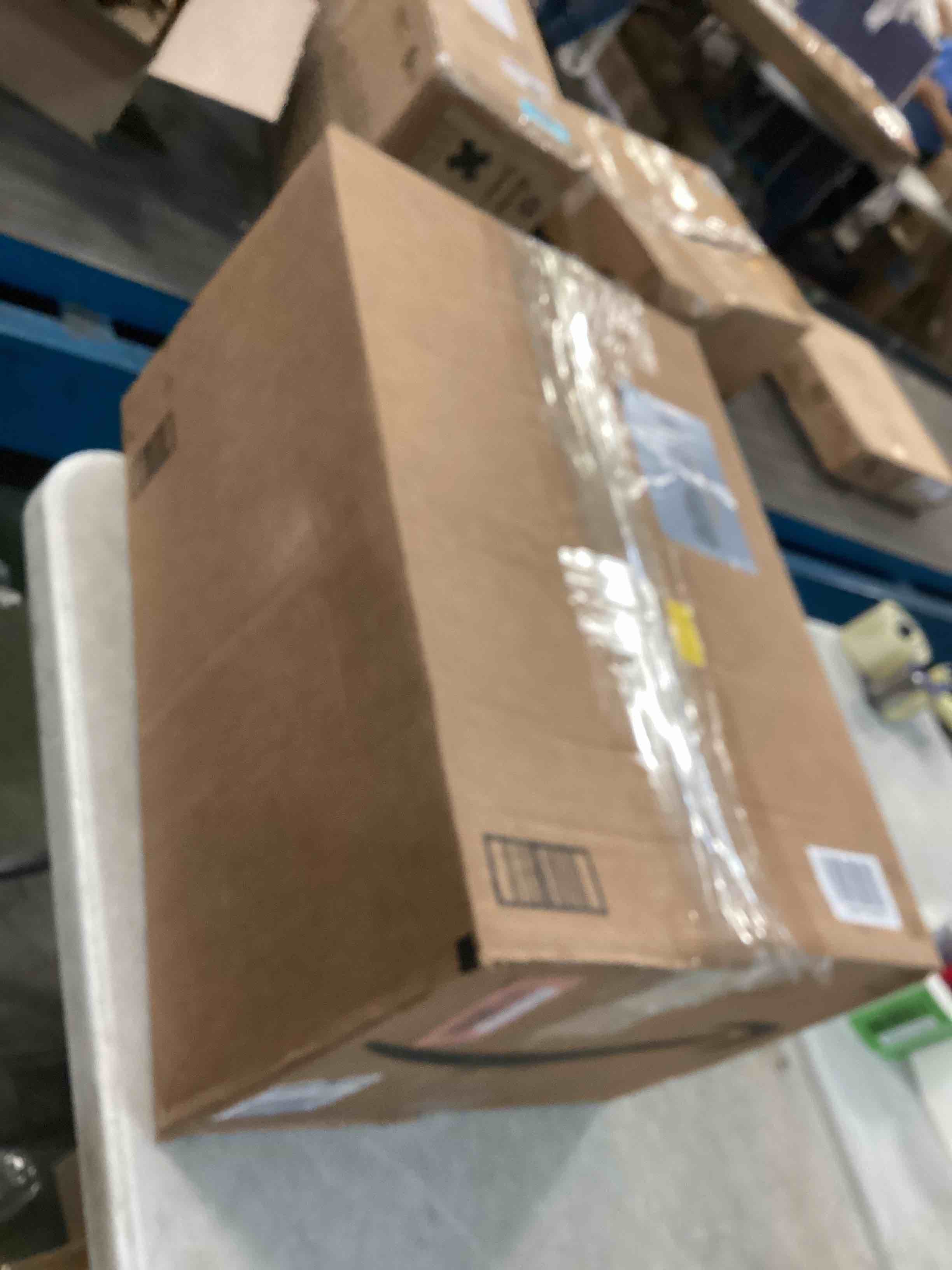 https://s3.amazonaws.com/lotting-images-prod/bidfta/RED6243001_1714153397458.jpeg