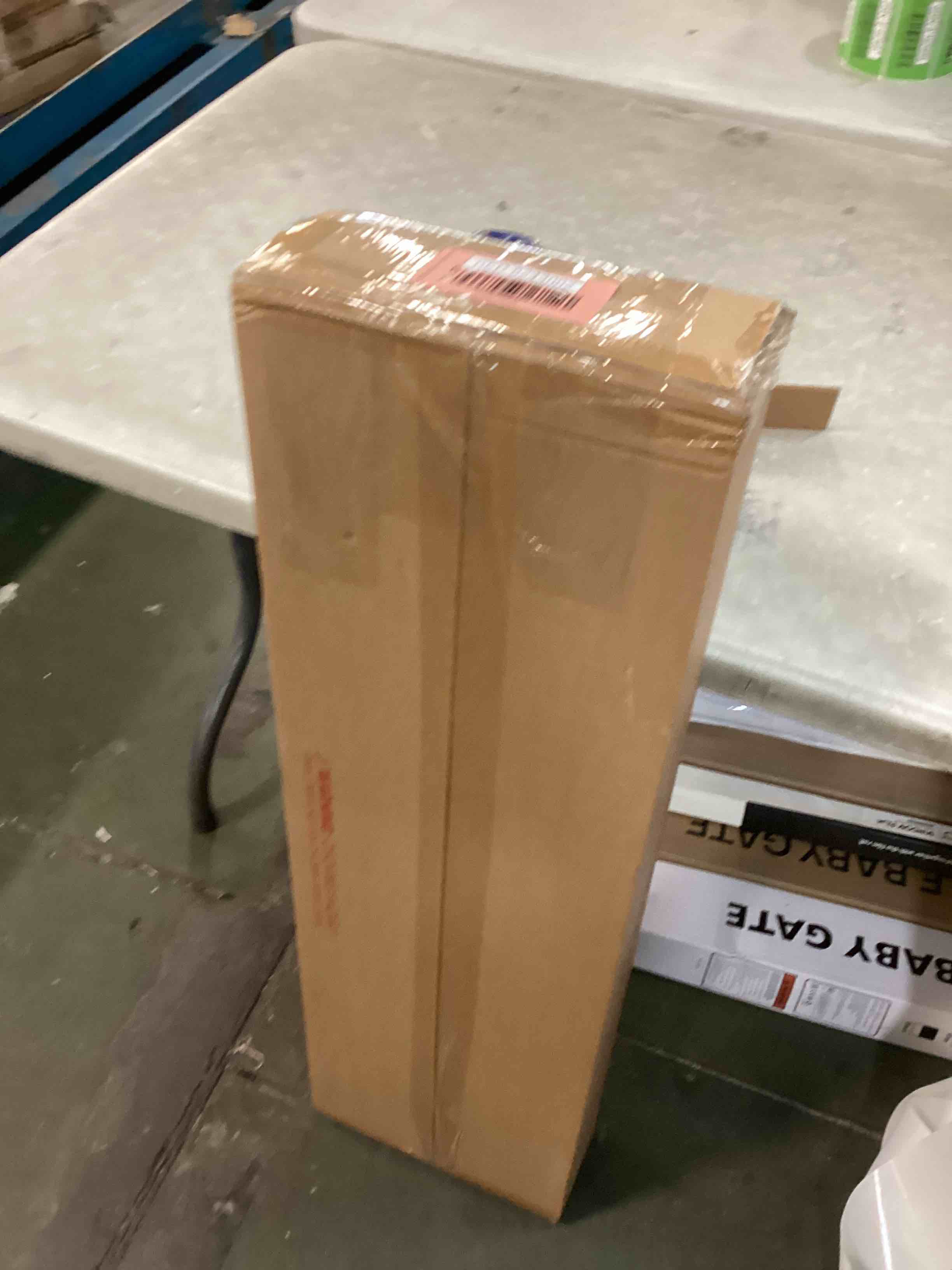 https://s3.amazonaws.com/lotting-images-prod/bidfta/RED6243002_1714153560271.jpeg