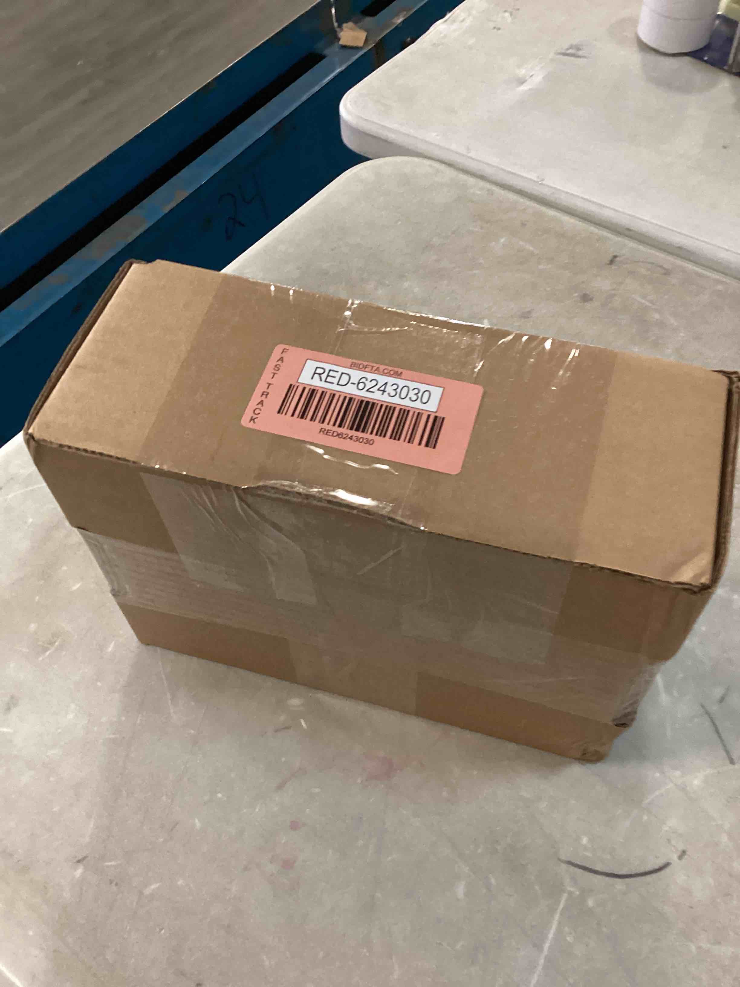 https://s3.amazonaws.com/lotting-images-prod/bidfta/RED6243030_1714159166922.jpeg