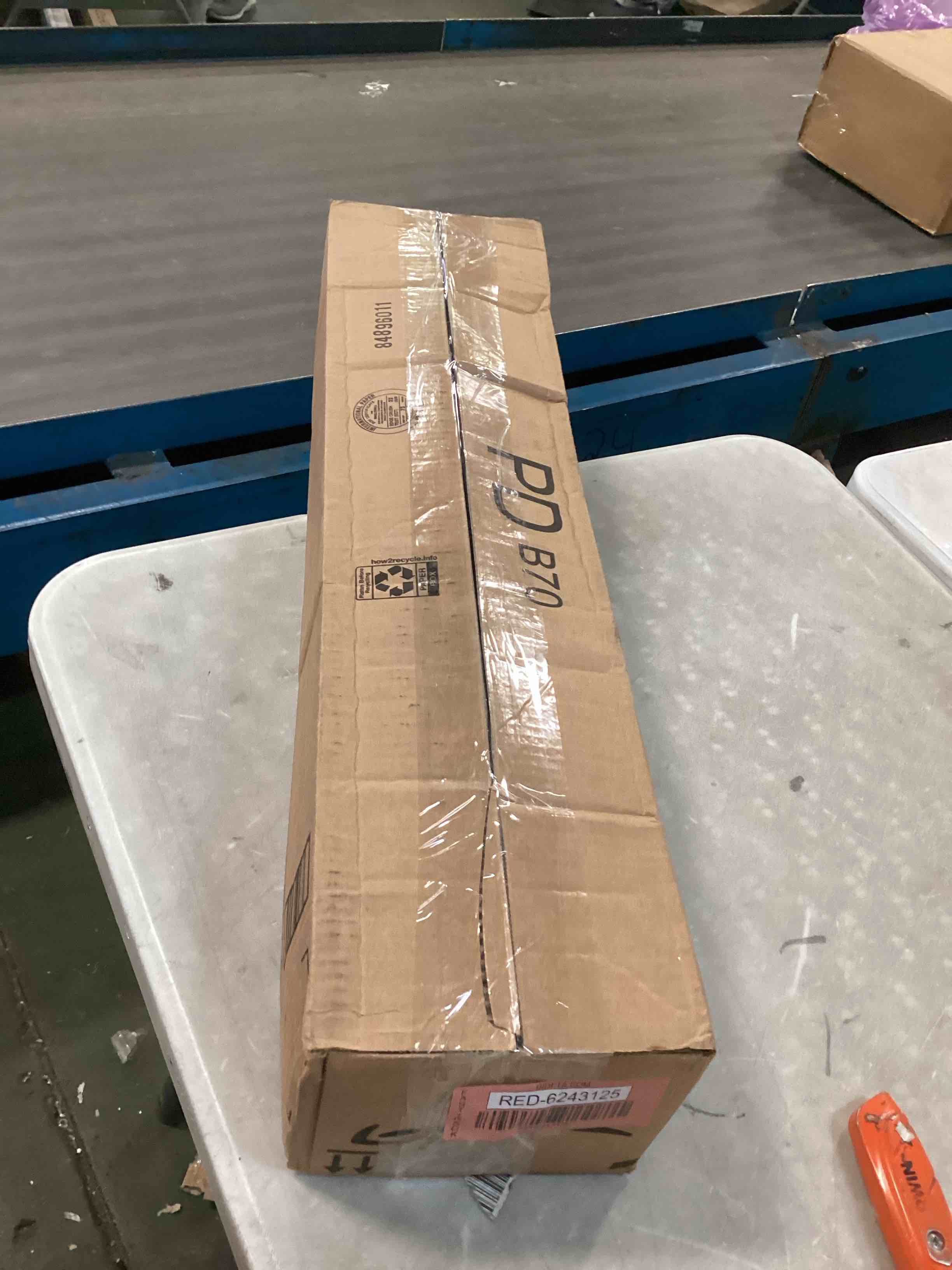 https://s3.amazonaws.com/lotting-images-prod/bidfta/RED6243125_1714398774660.jpeg