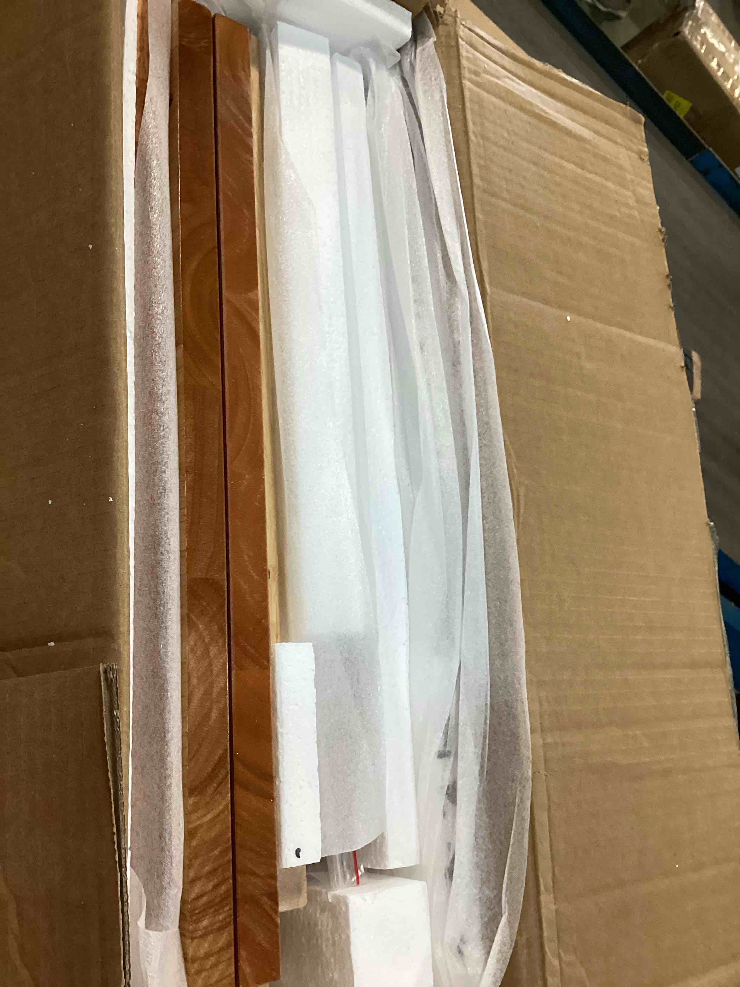 https://s3.amazonaws.com/lotting-images-prod/bidfta/RED6243209_1714411855879.jpeg