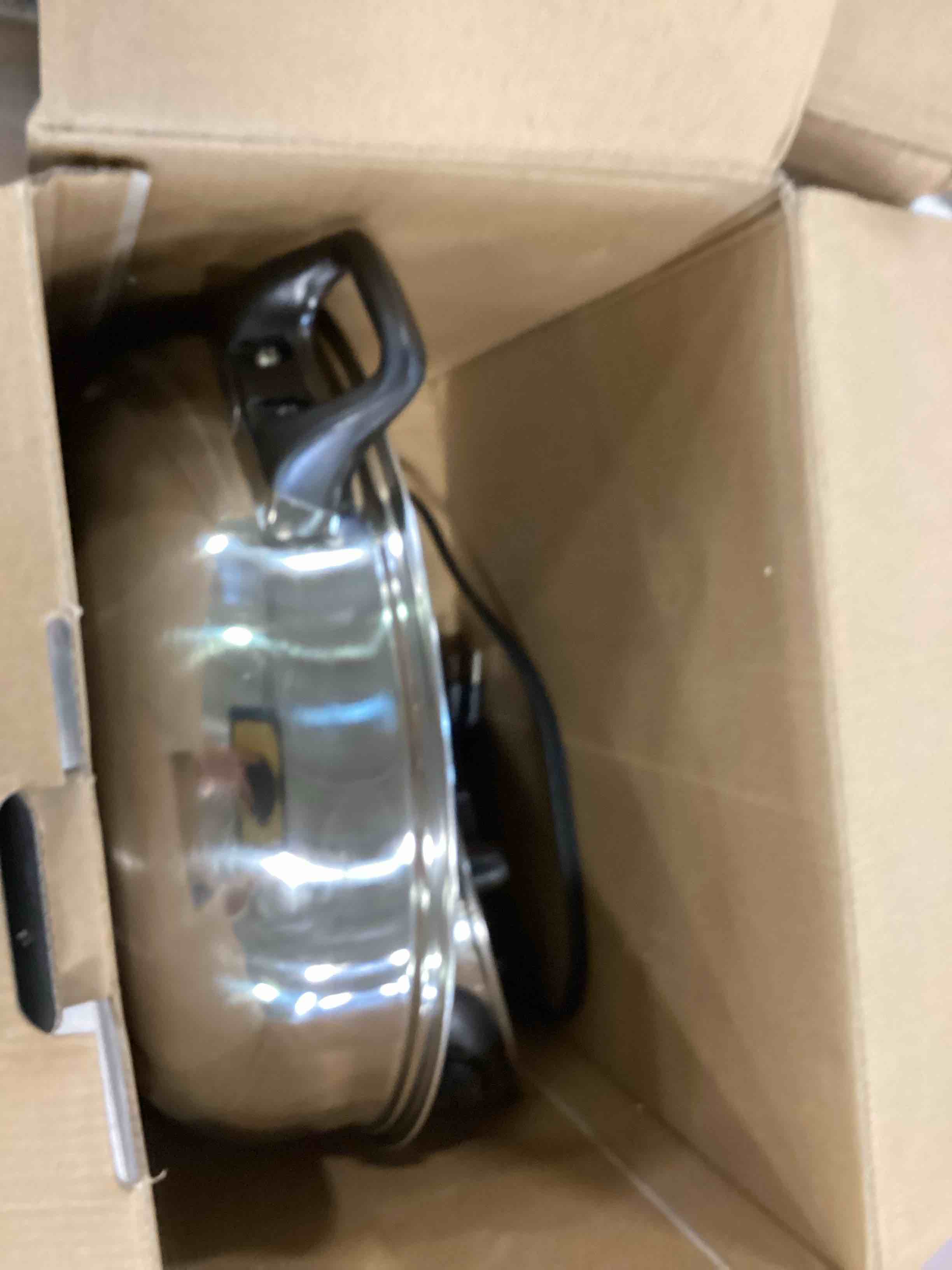https://s3.amazonaws.com/lotting-images-prod/bidfta/RED6243386_1714490832759.jpeg