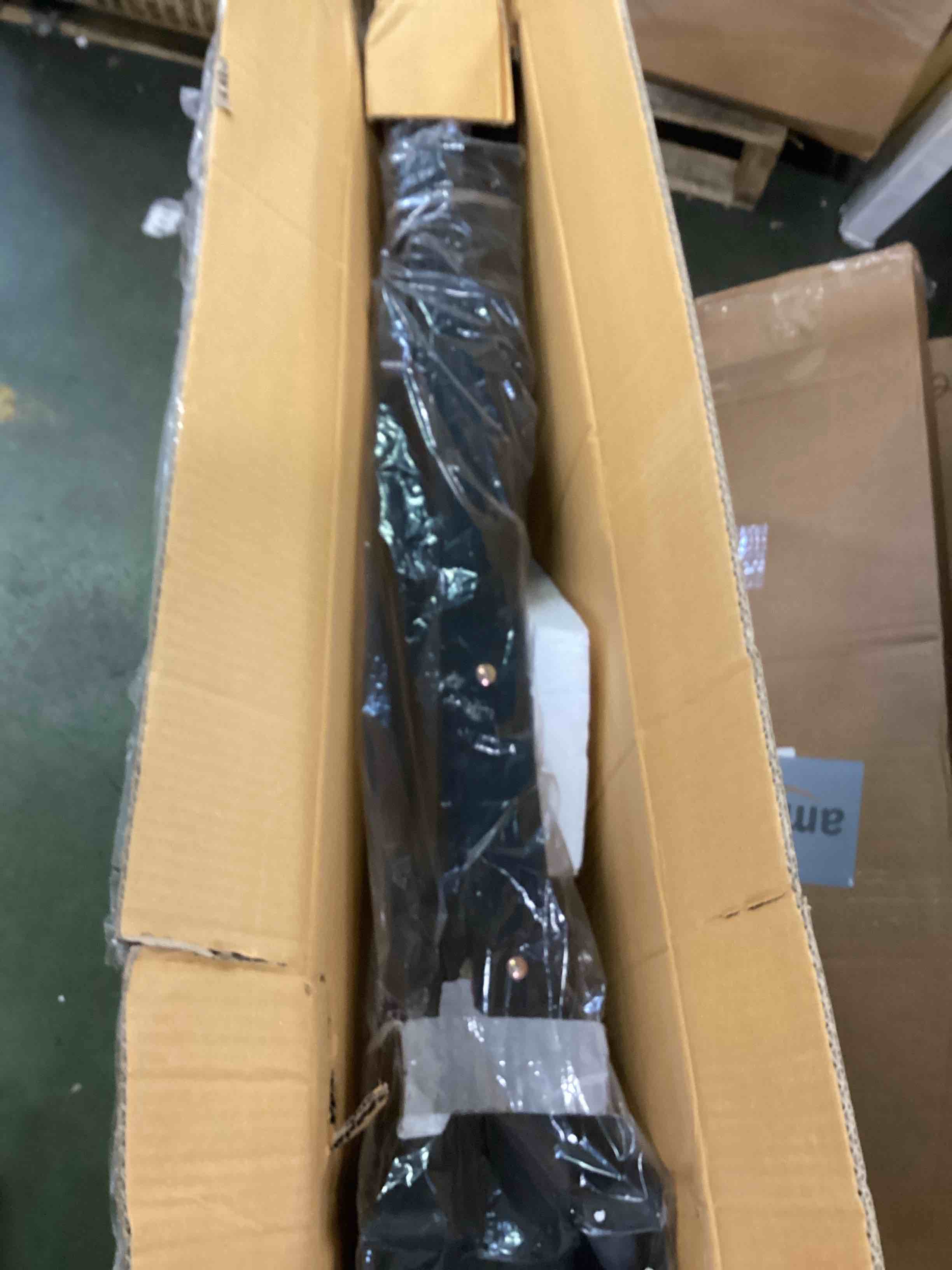 https://s3.amazonaws.com/lotting-images-prod/bidfta/RED6243433_1714498467215.jpeg