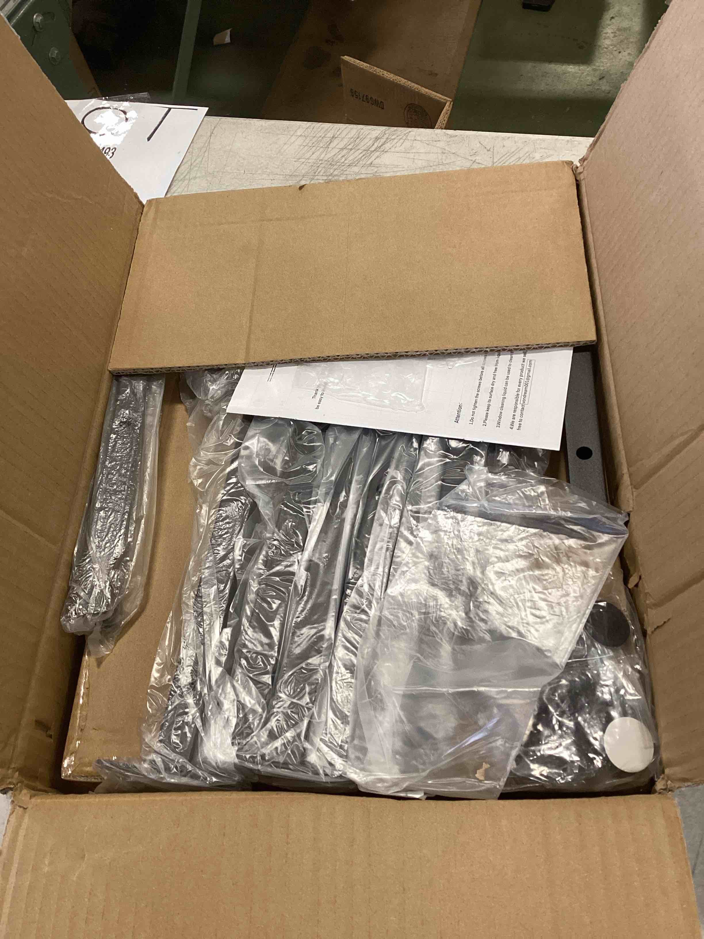 https://s3.amazonaws.com/lotting-images-prod/bidfta/RED6245478_1713551418969.jpeg