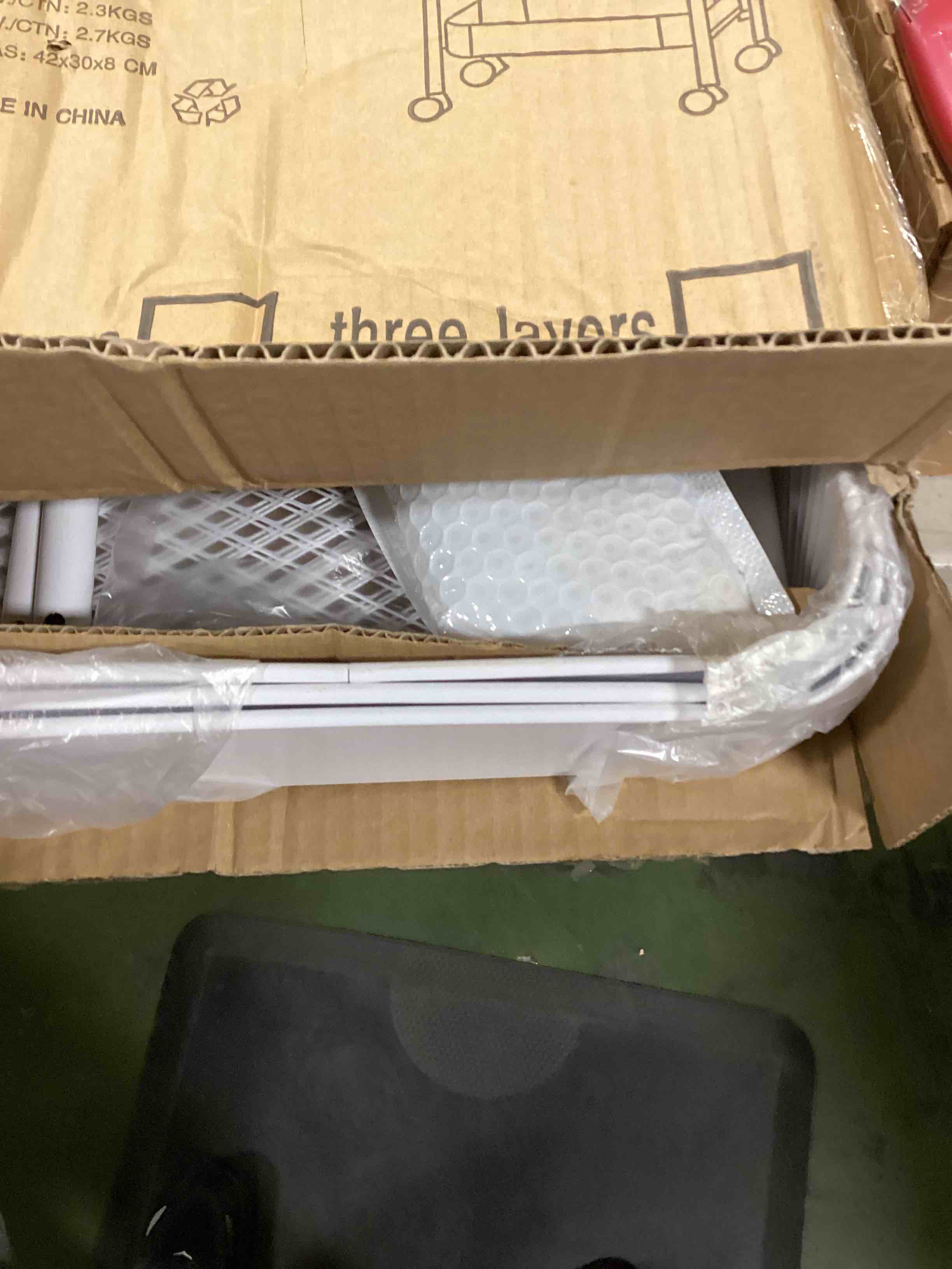 https://s3.amazonaws.com/lotting-images-prod/bidfta/RED6245547_1713782308840.jpeg