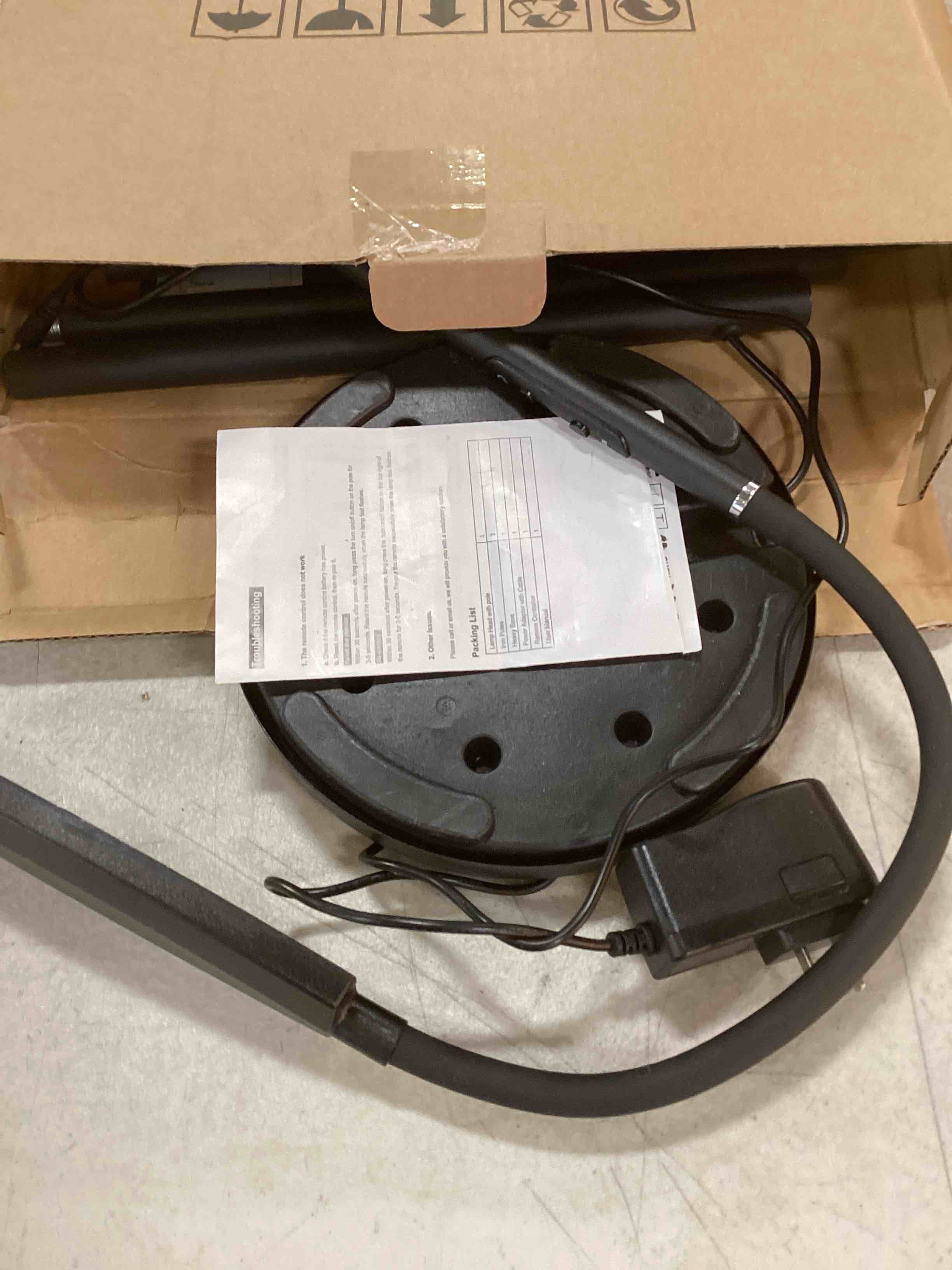 https://s3.amazonaws.com/lotting-images-prod/bidfta/RED6245593_1713785401851.jpeg