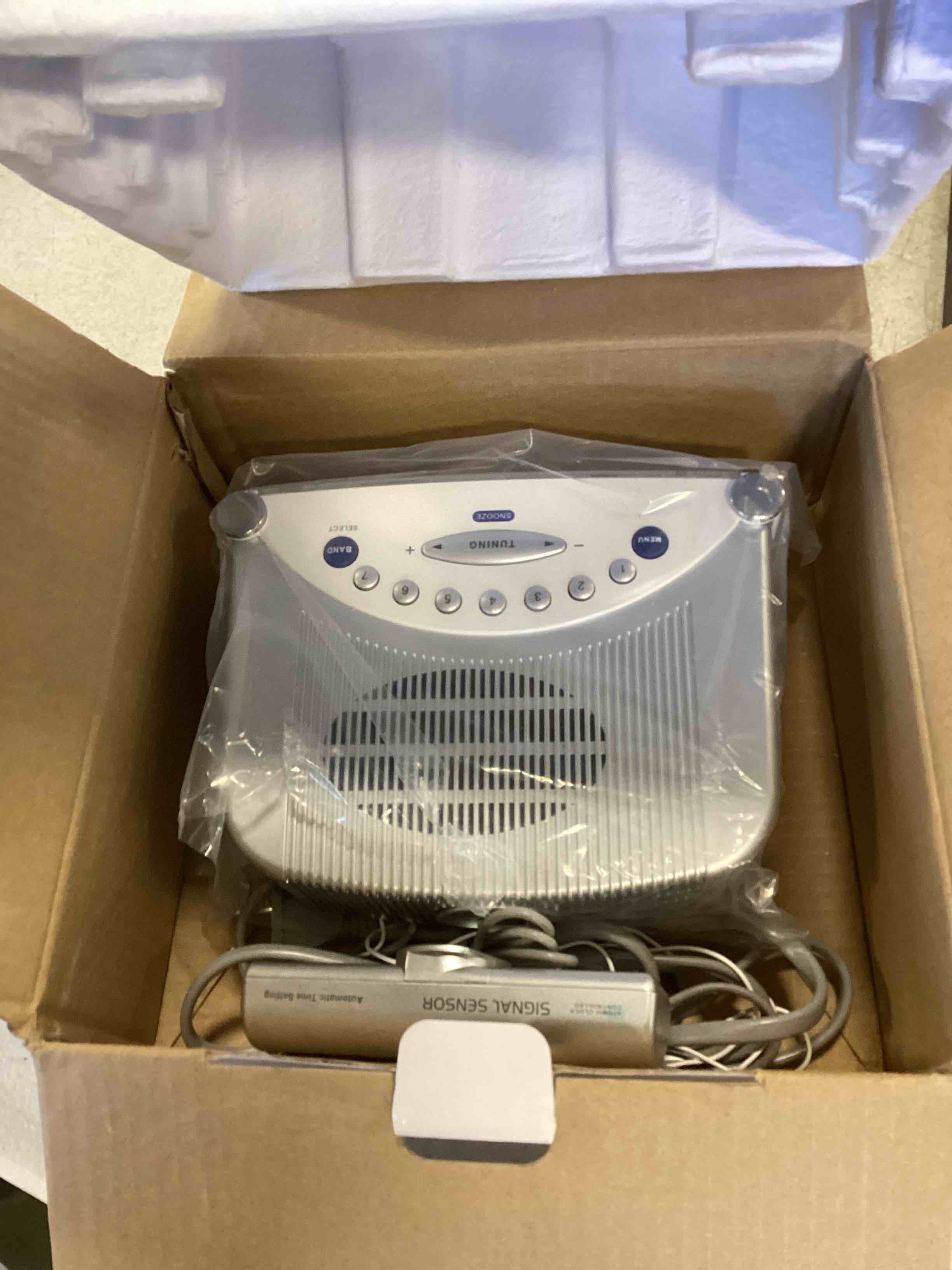 https://s3.amazonaws.com/lotting-images-prod/bidfta/RED6245736_1713798662207.jpeg