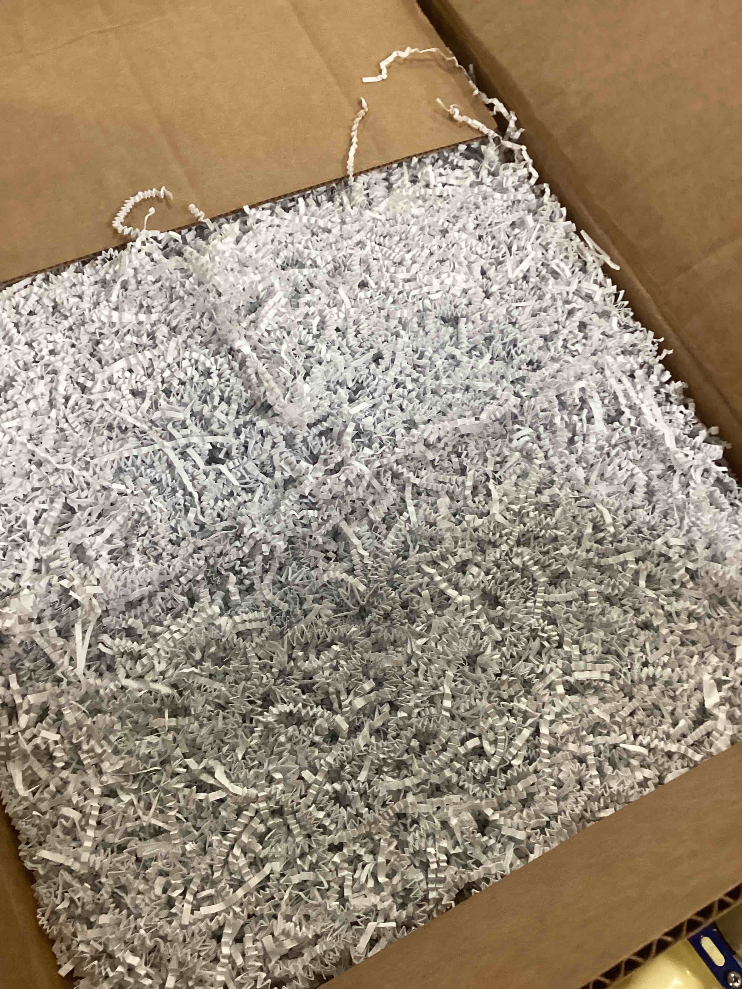 https://s3.amazonaws.com/lotting-images-prod/bidfta/RED6246459_1713364483605.jpeg