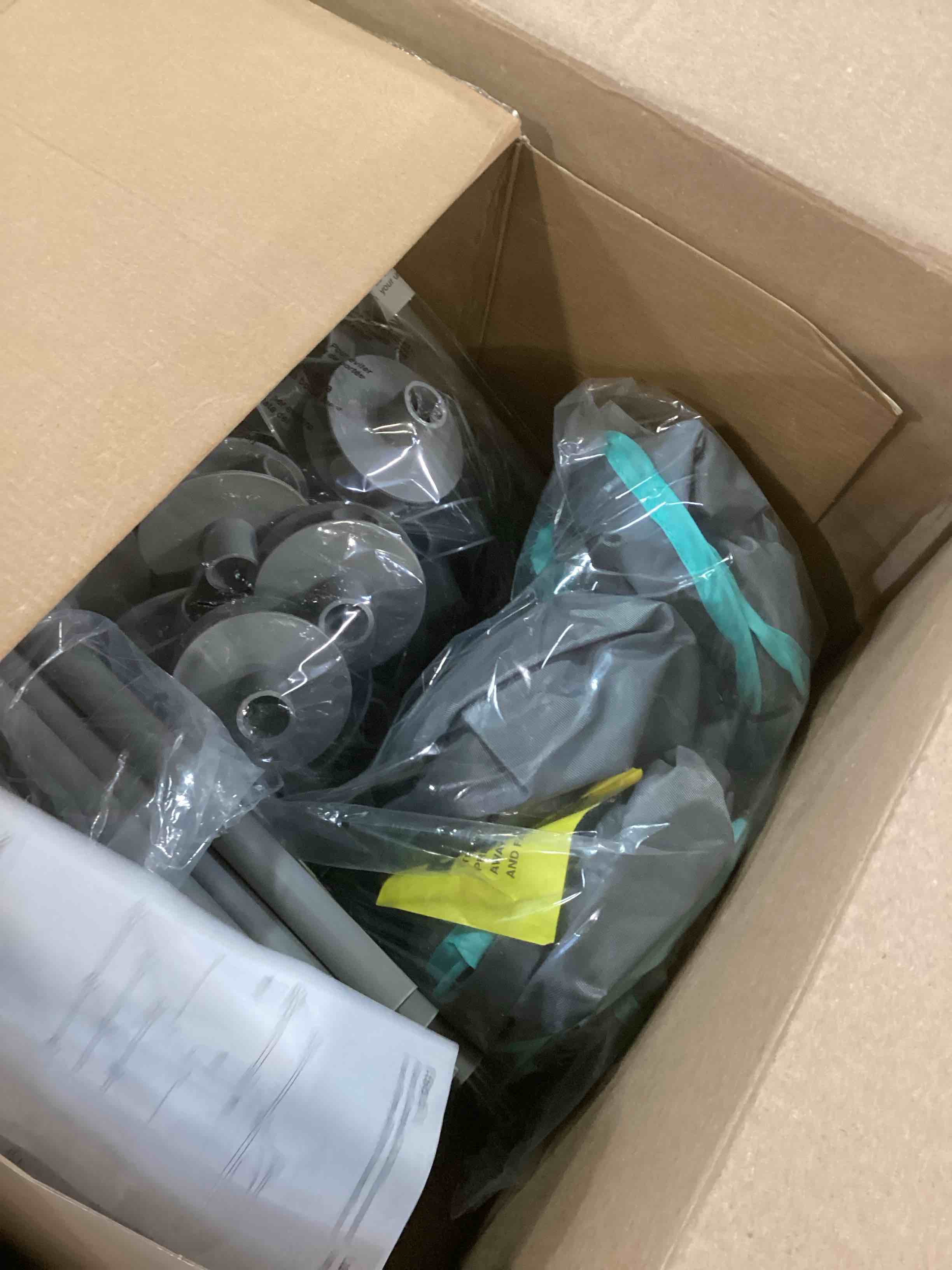 https://s3.amazonaws.com/lotting-images-prod/bidfta/RED6246463_1713364838009.jpeg