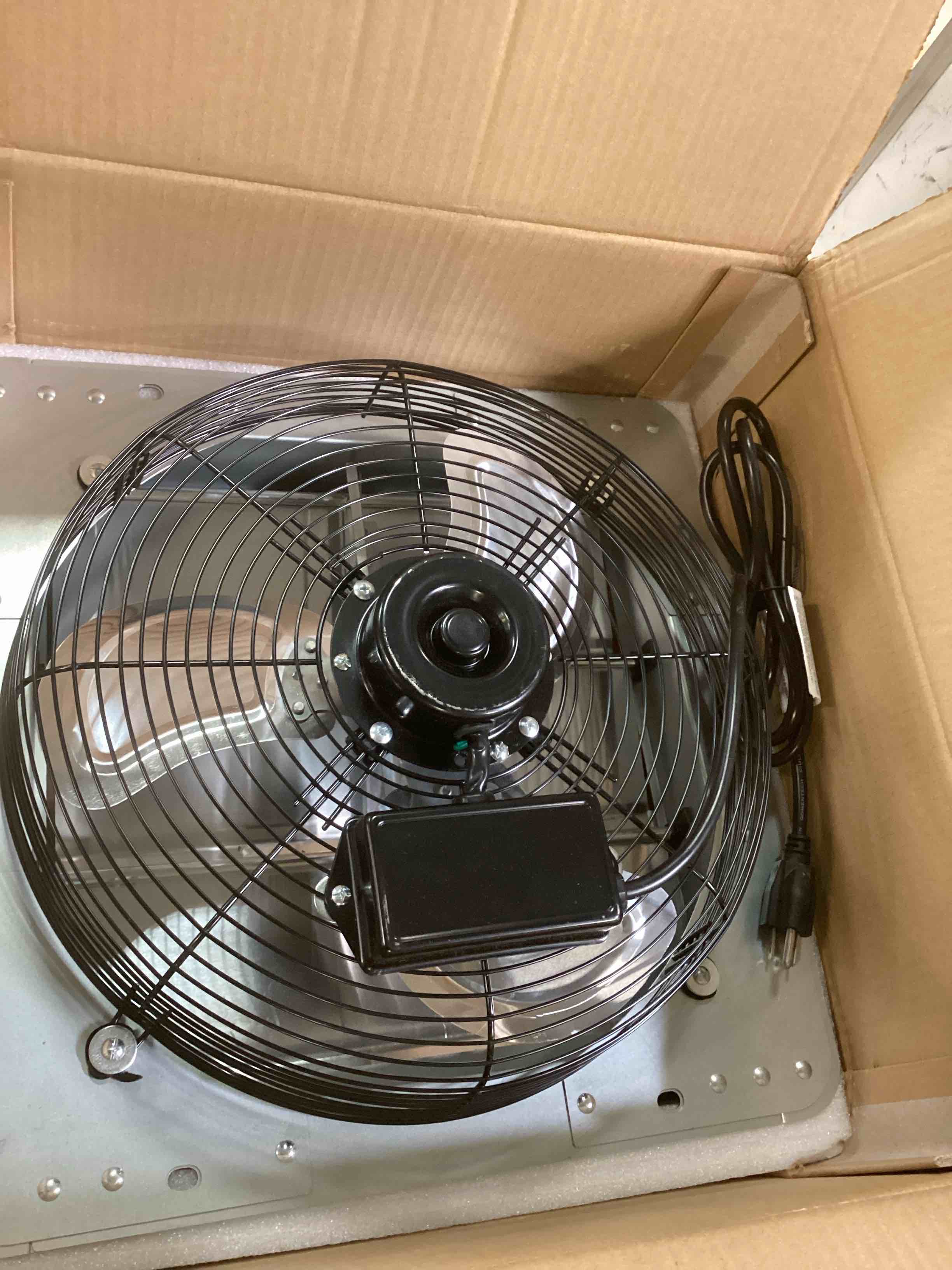 https://s3.amazonaws.com/lotting-images-prod/bidfta/RED6246497_1713368380275.jpeg