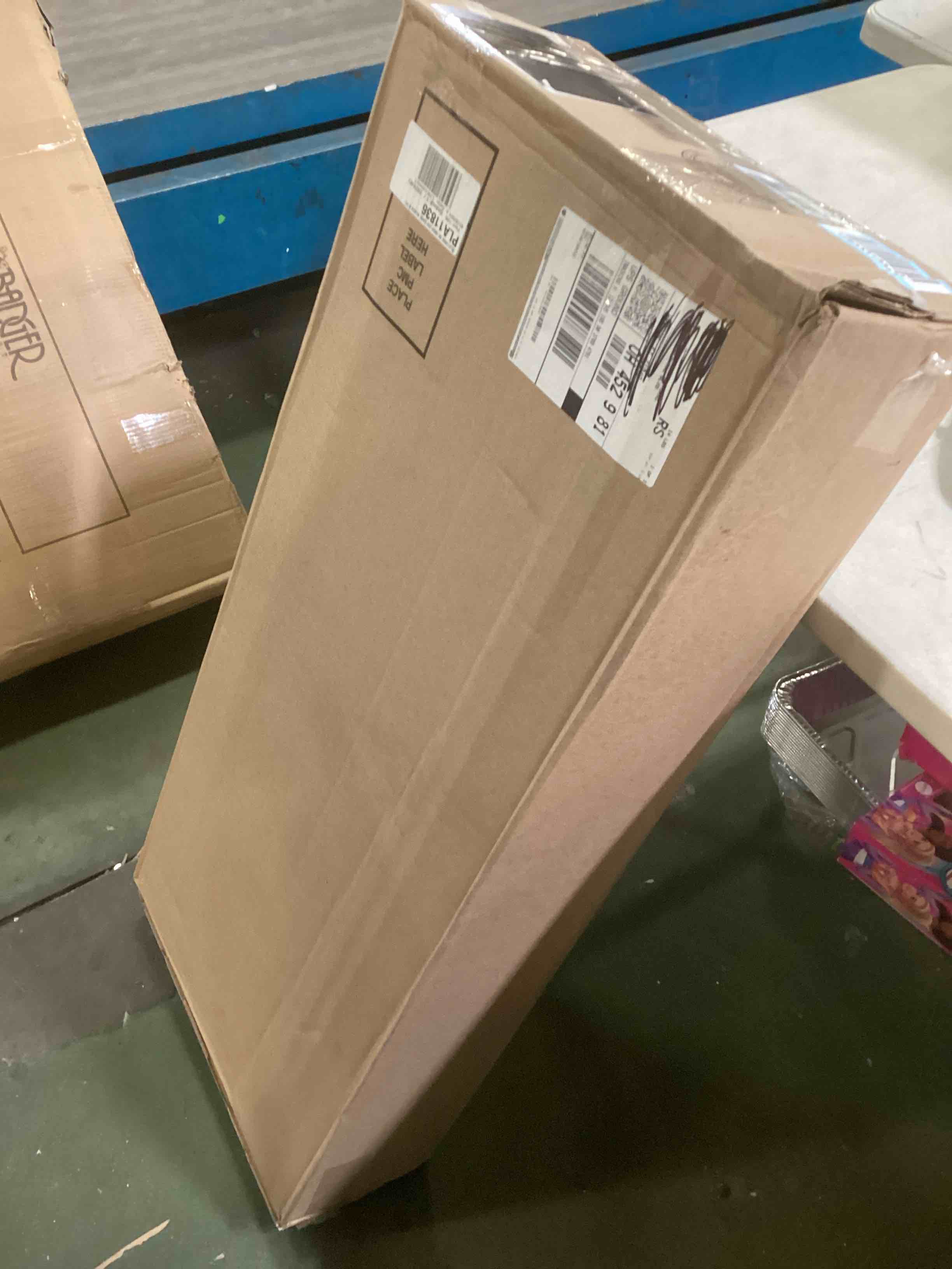 https://s3.amazonaws.com/lotting-images-prod/bidfta/RED6246499_1713368597851.jpeg