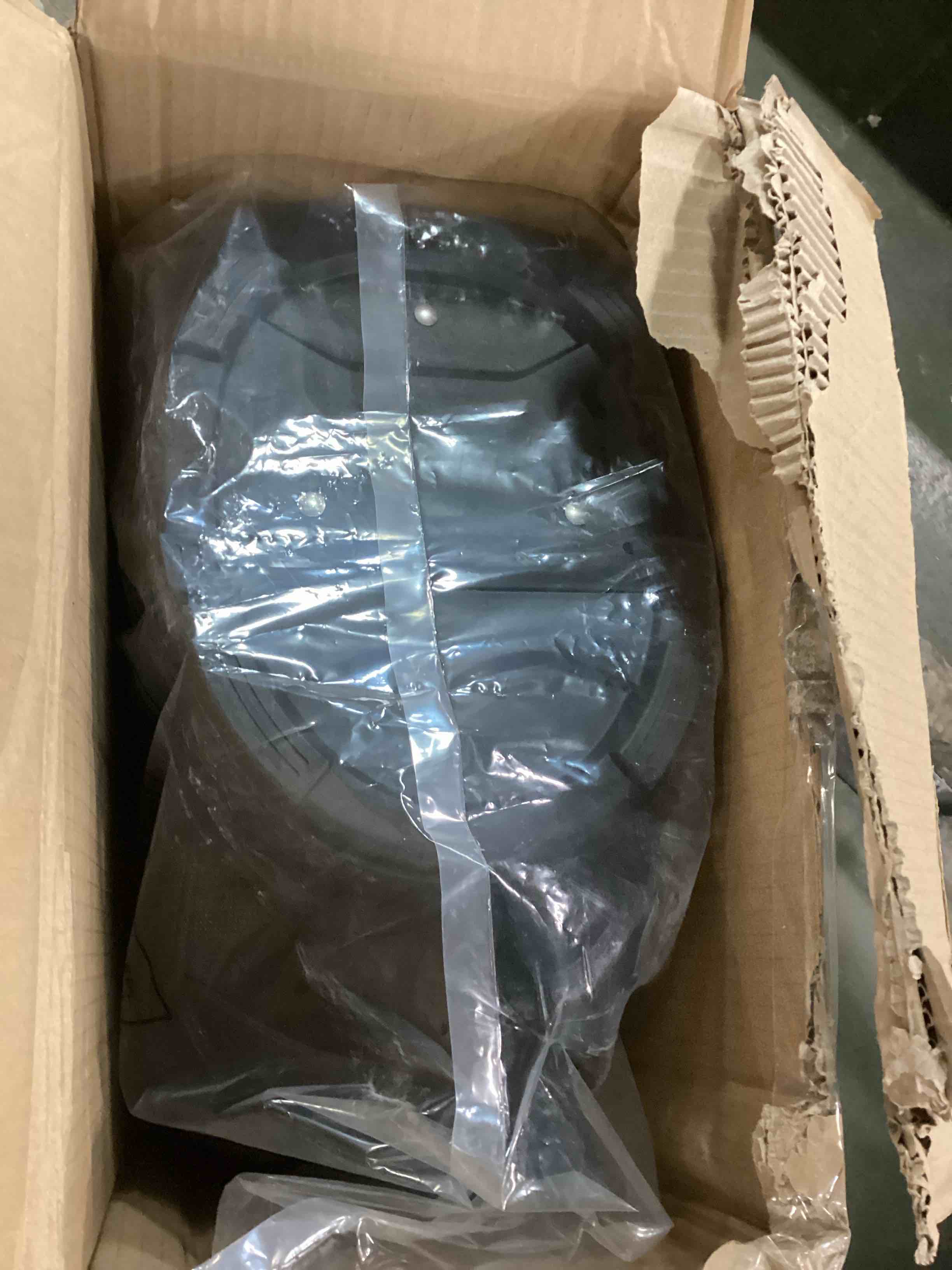 https://s3.amazonaws.com/lotting-images-prod/bidfta/RED6246871_1713526010333.jpeg