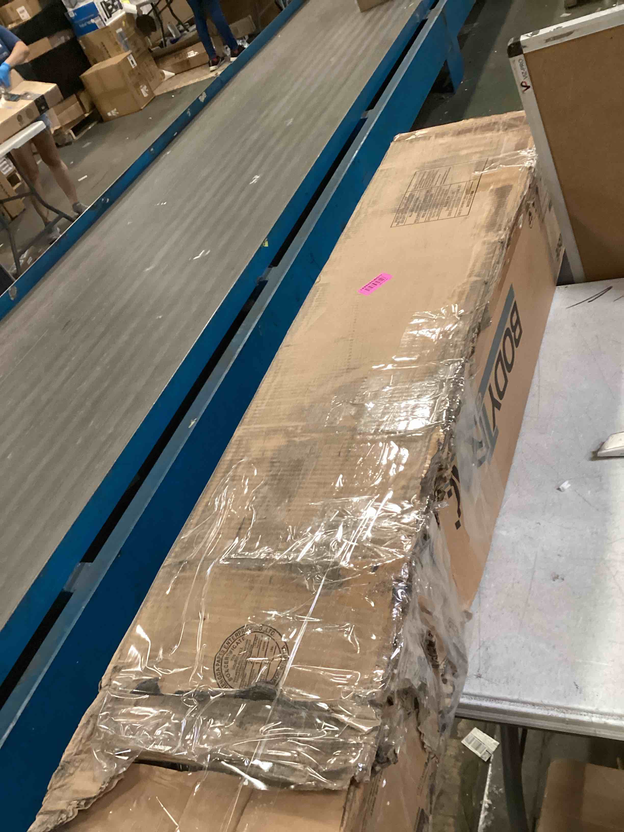 https://s3.amazonaws.com/lotting-images-prod/bidfta/RED6247080_1713549164330.jpeg