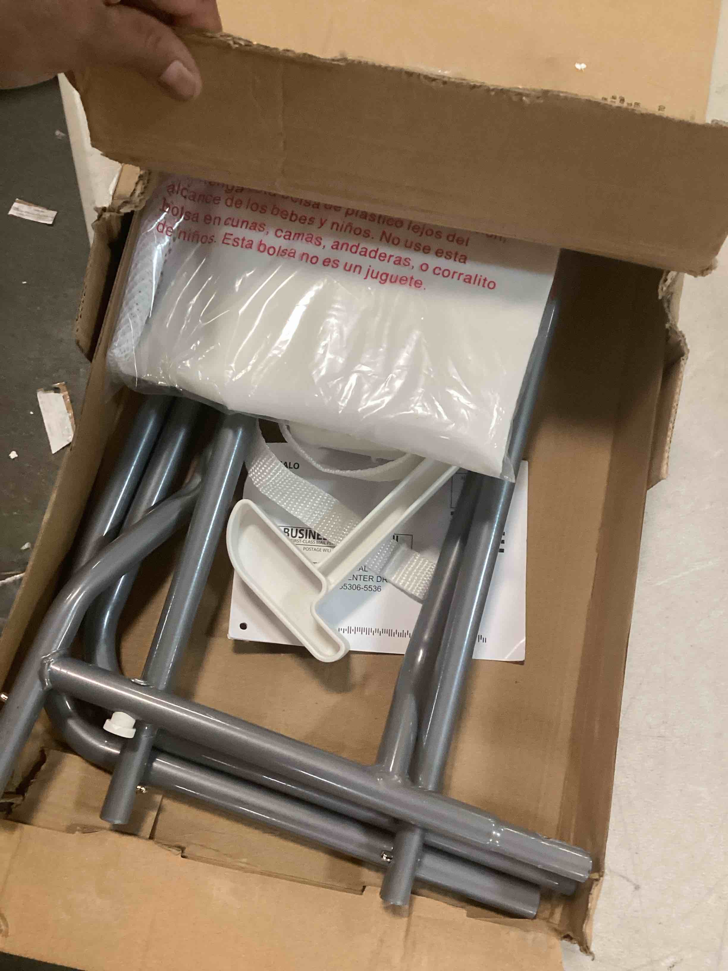 https://s3.amazonaws.com/lotting-images-prod/bidfta/RED6247577_1713893288951.jpeg
