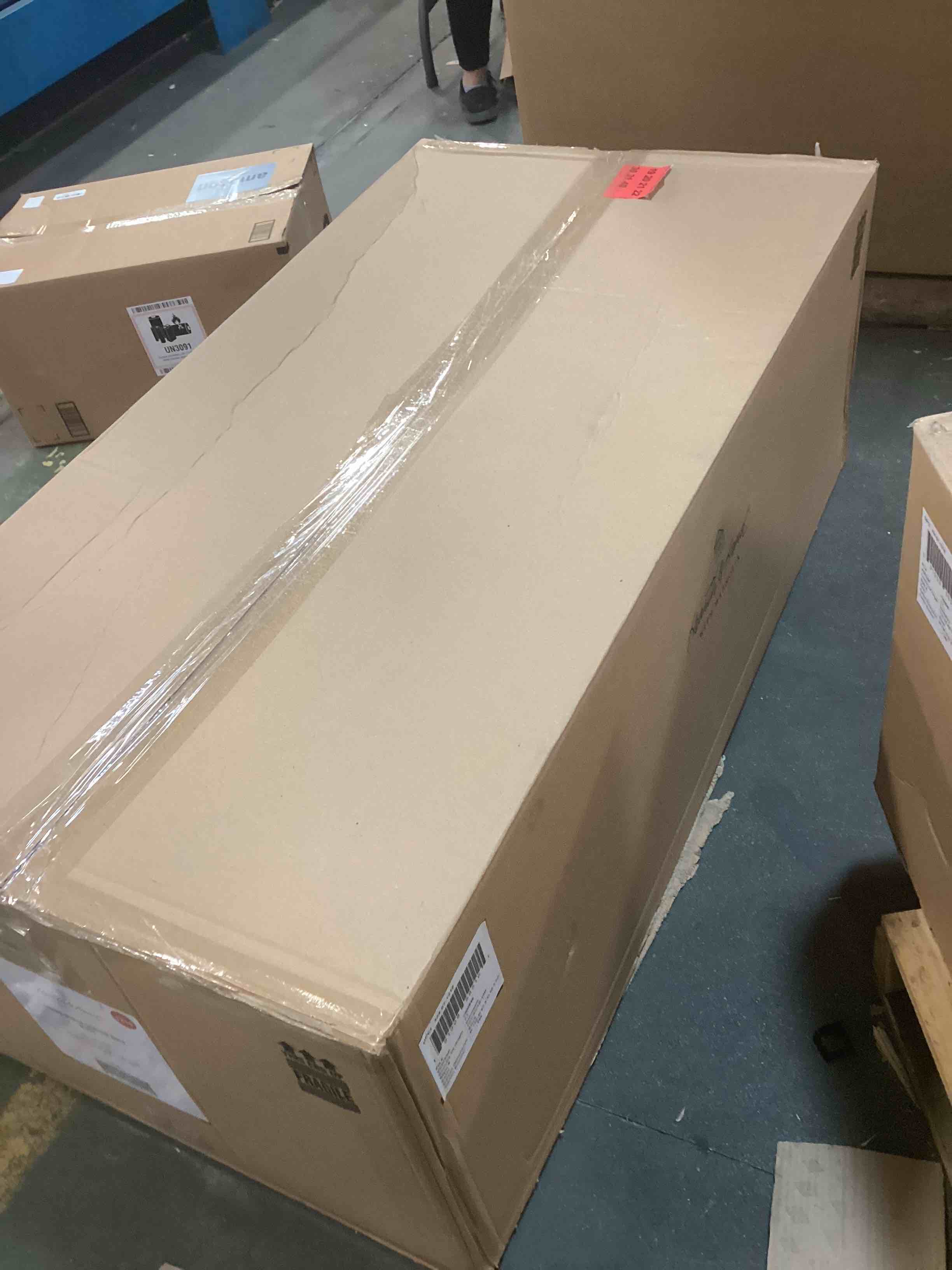 https://s3.amazonaws.com/lotting-images-prod/bidfta/RED6247752_1713963242404.jpeg