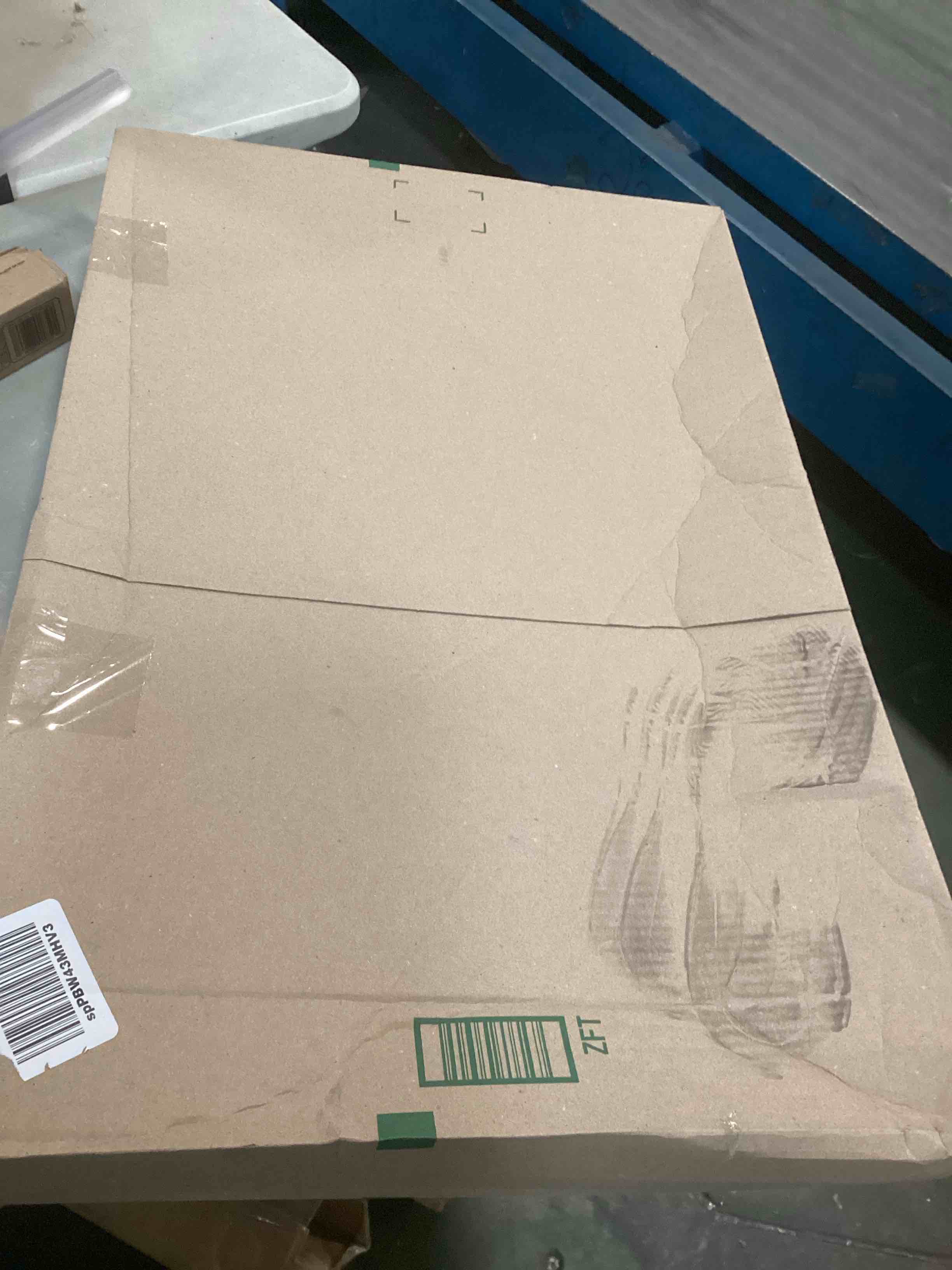 https://s3.amazonaws.com/lotting-images-prod/bidfta/RED6247895_1713980520867.jpeg