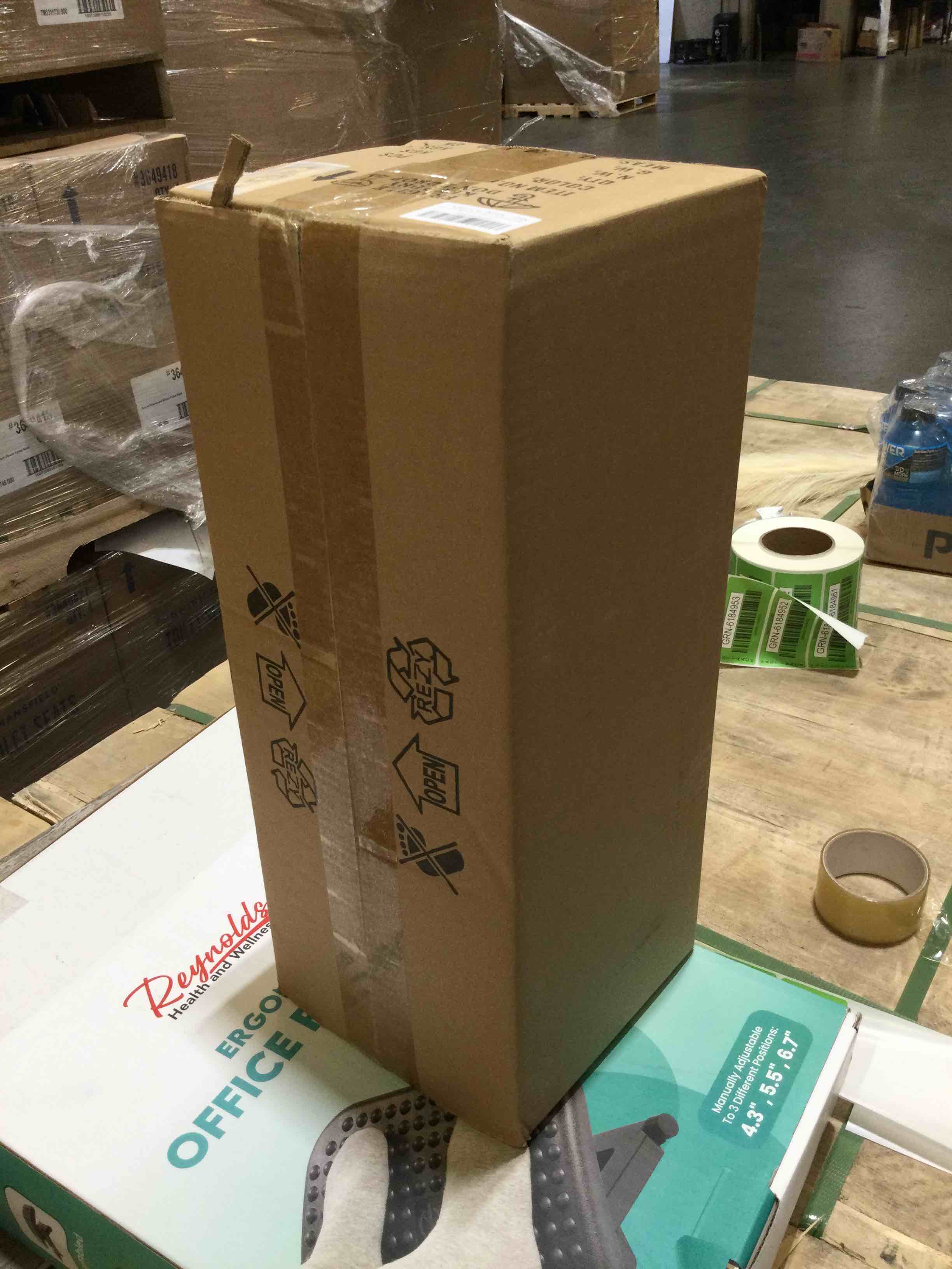 https://s3.amazonaws.com/lotting-images-prod/bidfta/RED6271578_1718631770380.jpeg