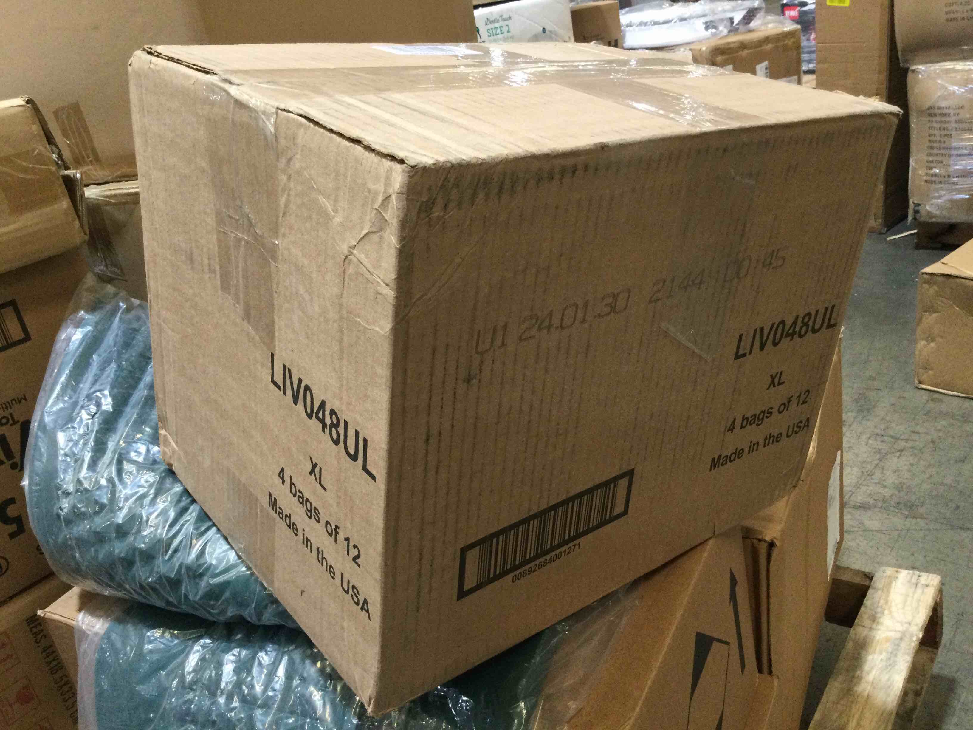 https://s3.amazonaws.com/lotting-images-prod/bidfta/RED6271582_1718632379245.jpeg