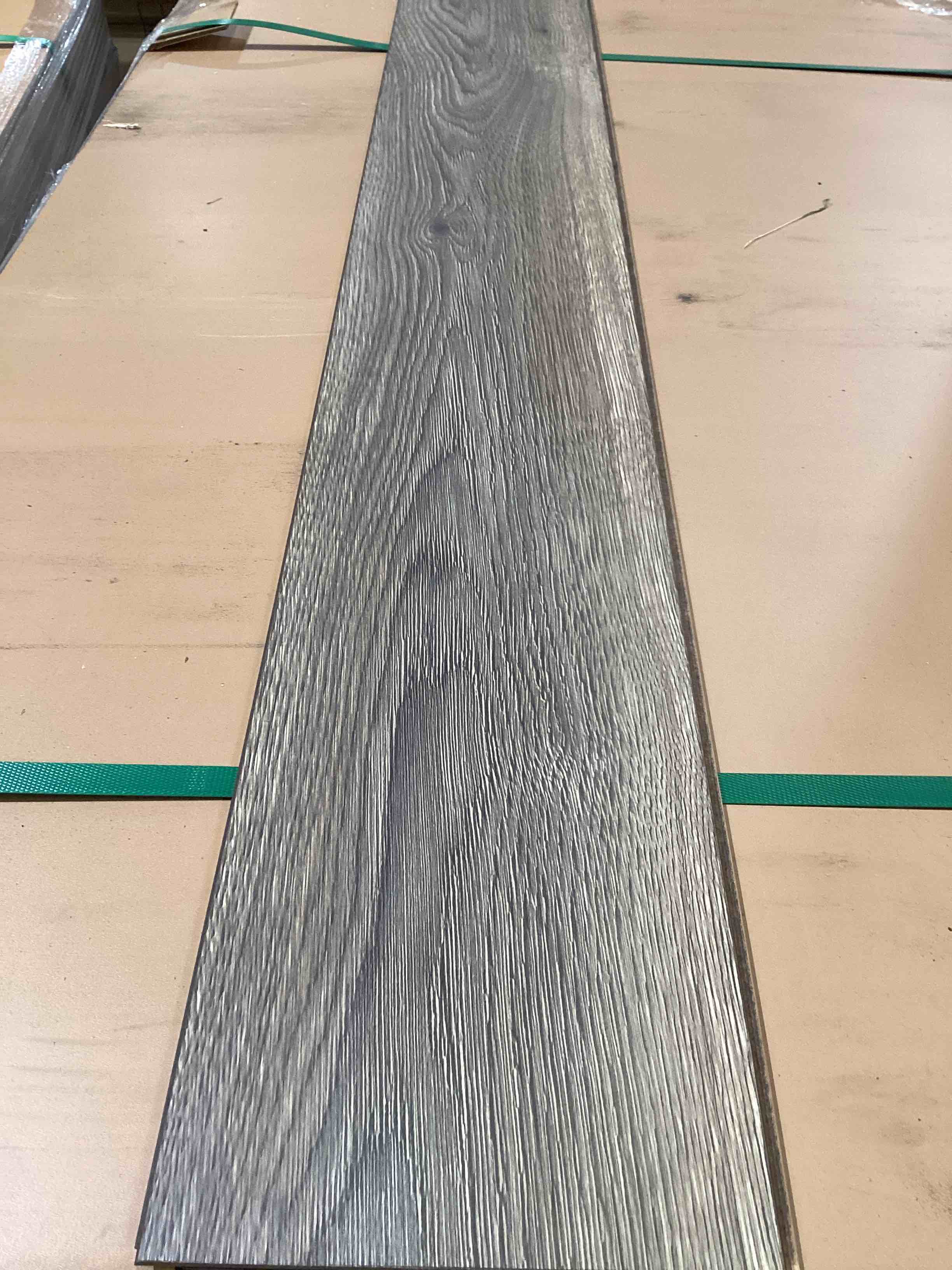Laminate Wood Flooring (22.66 sq ft/ Box) 56 Boxes = 1268.98 Sq Ft 