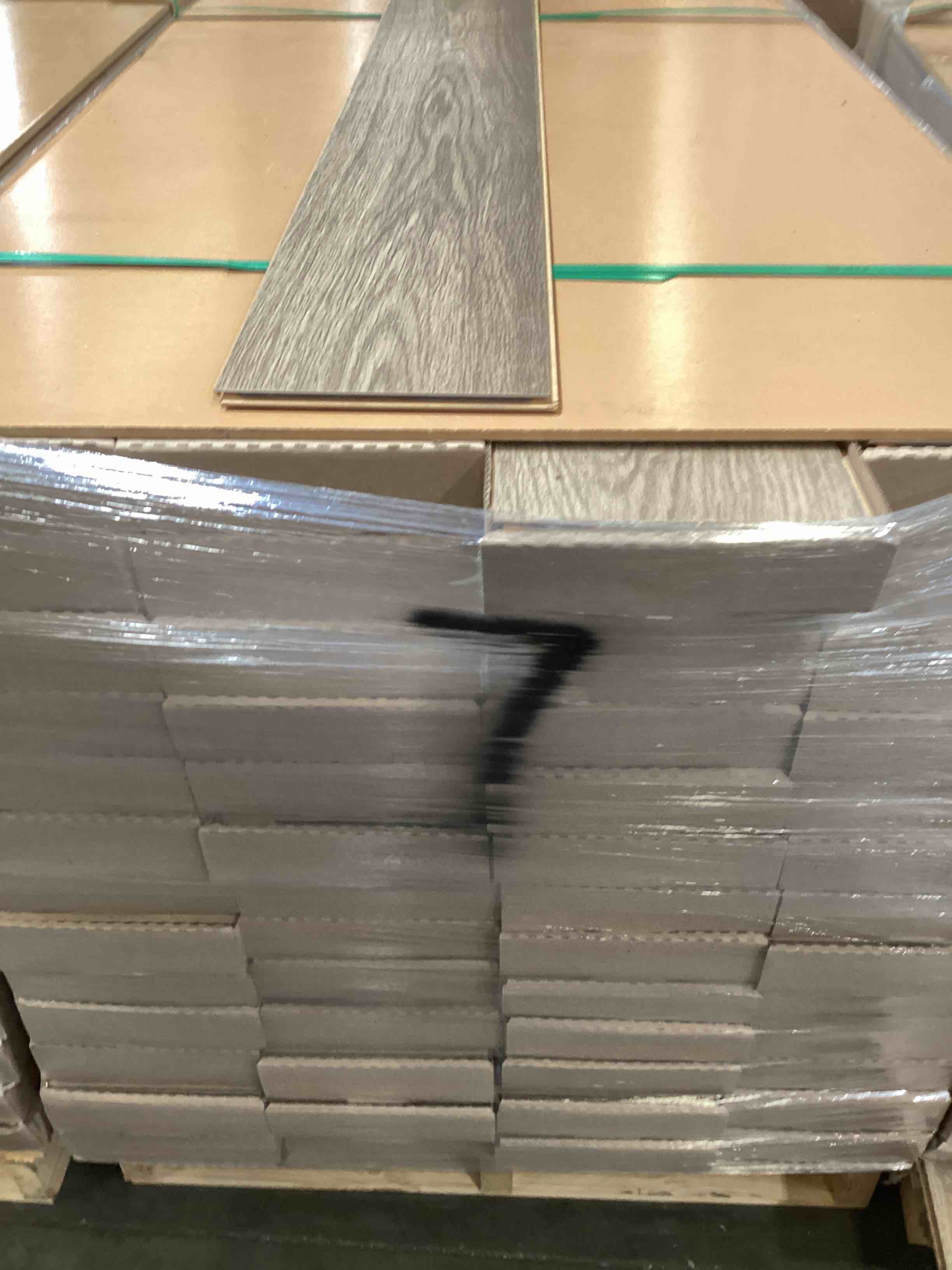 https://s3.amazonaws.com/lotting-images-prod/bidfta/RED6274268_1720725392967.jpeg