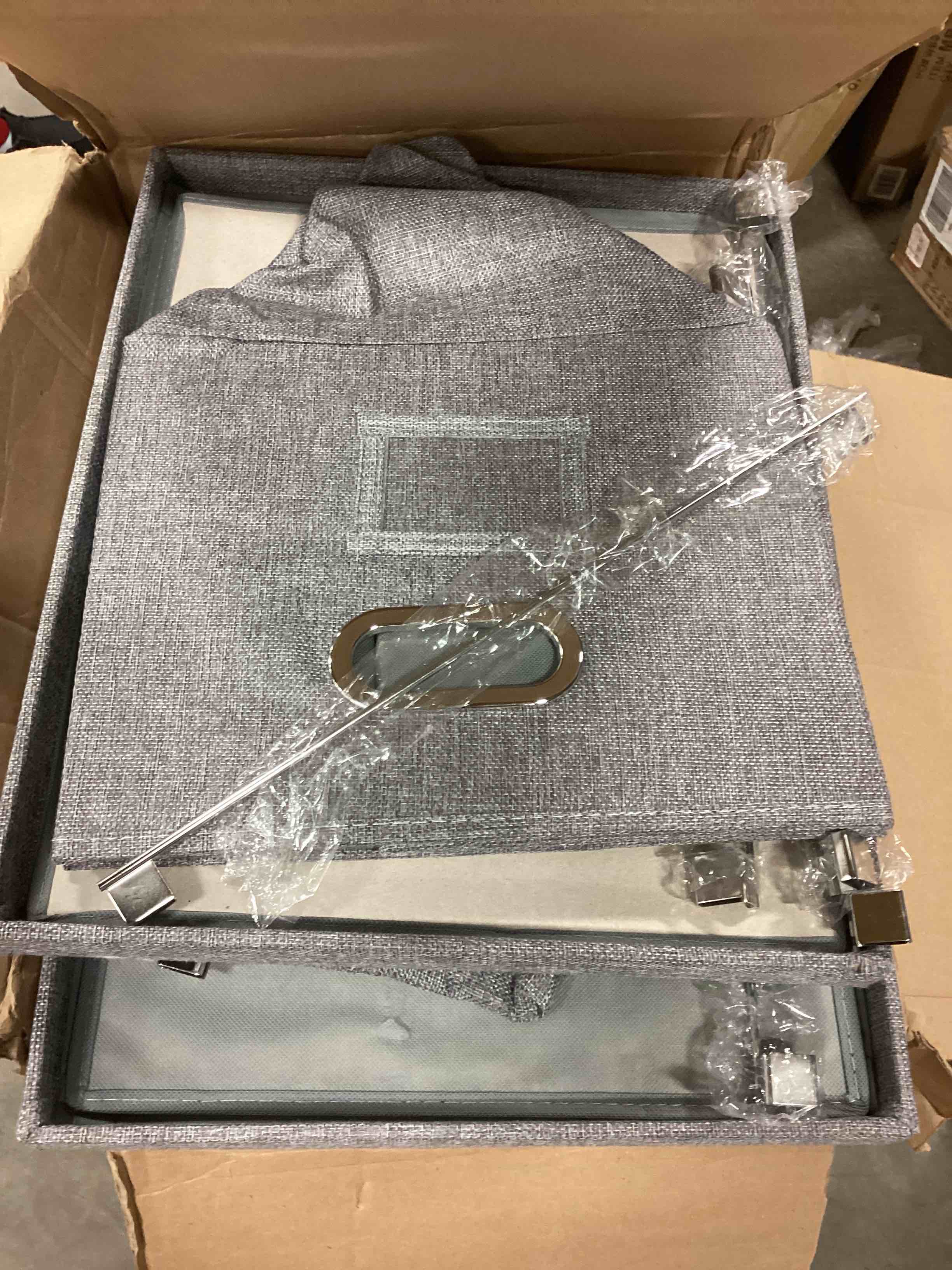 https://s3.amazonaws.com/lotting-images-prod/bidfta/RED6288560_1714048646669.jpeg
