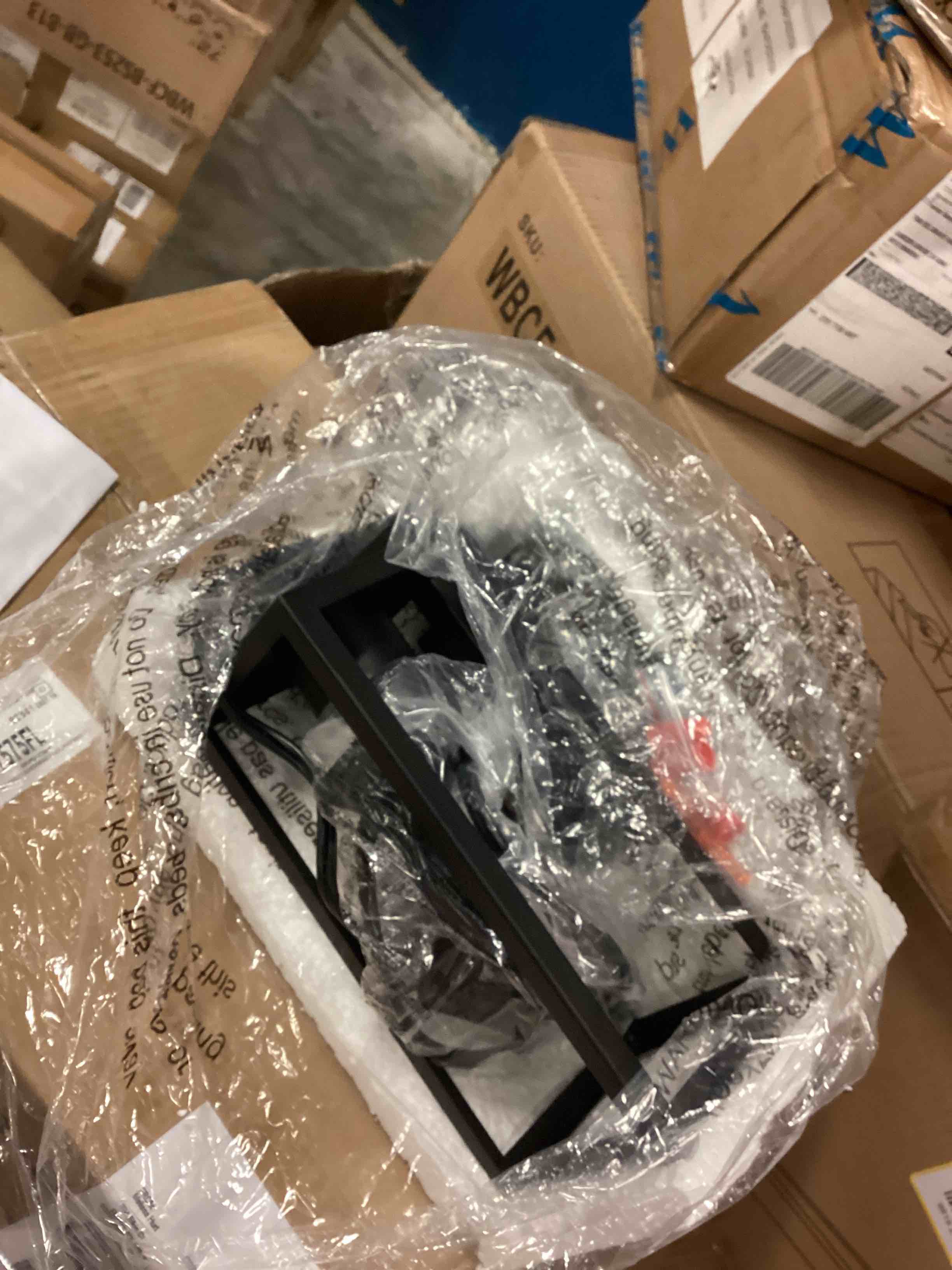 https://s3.amazonaws.com/lotting-images-prod/bidfta/RED6288618_1714061724641.jpeg