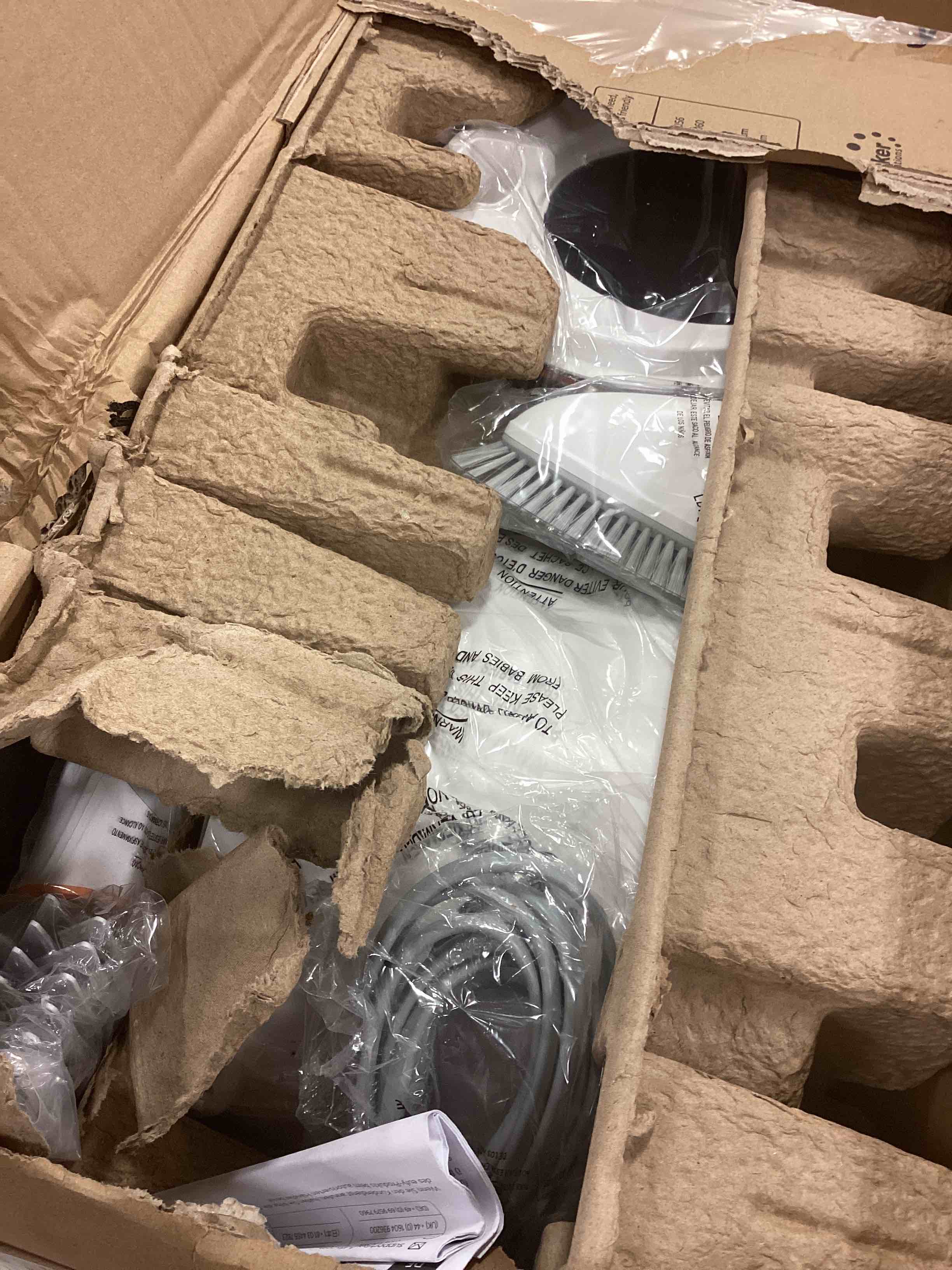 https://s3.amazonaws.com/lotting-images-prod/bidfta/RED6289442_1715263673729.jpeg
