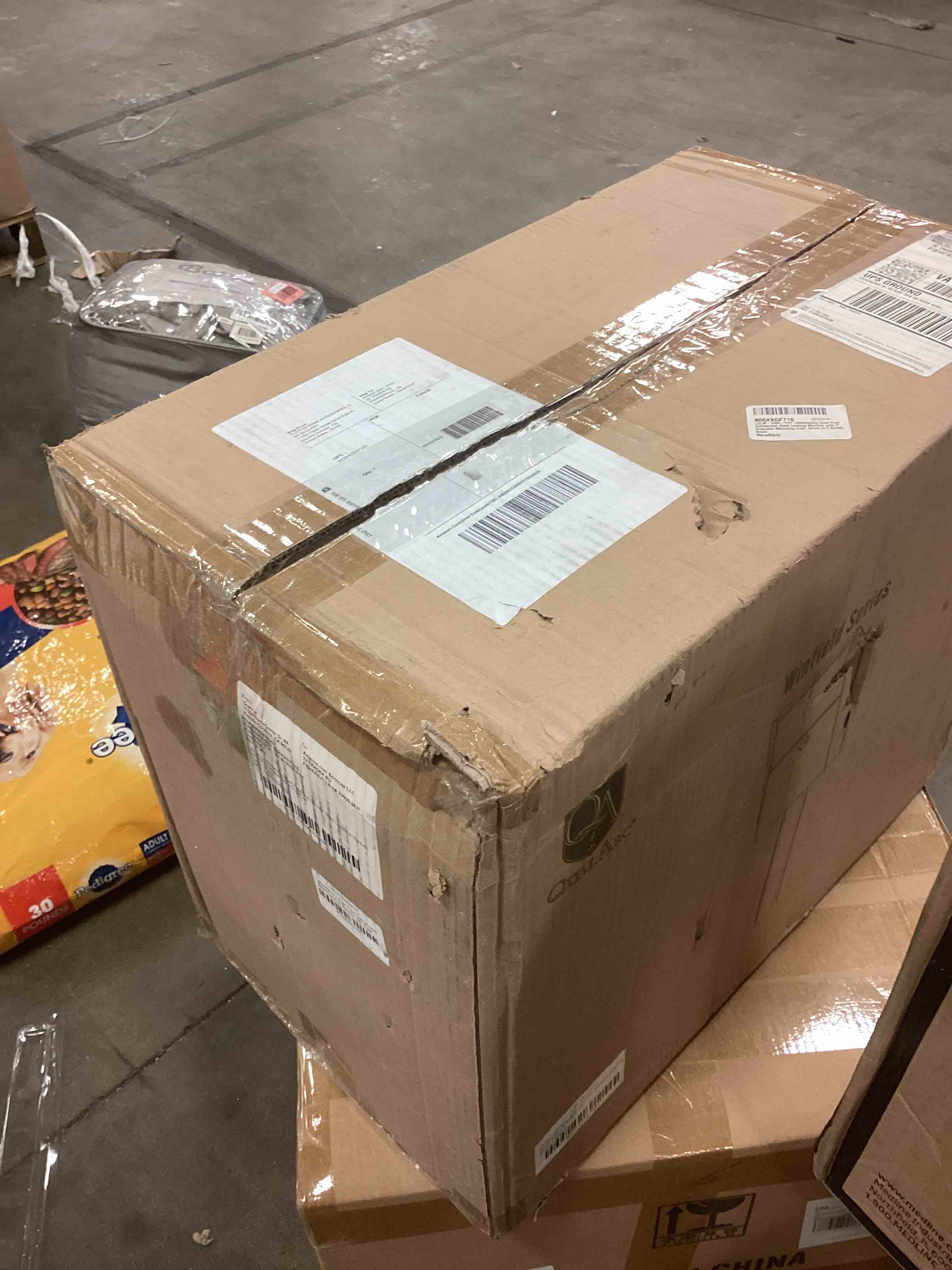 https://s3.amazonaws.com/lotting-images-prod/bidfta/RED6289445_1715264959447.jpeg