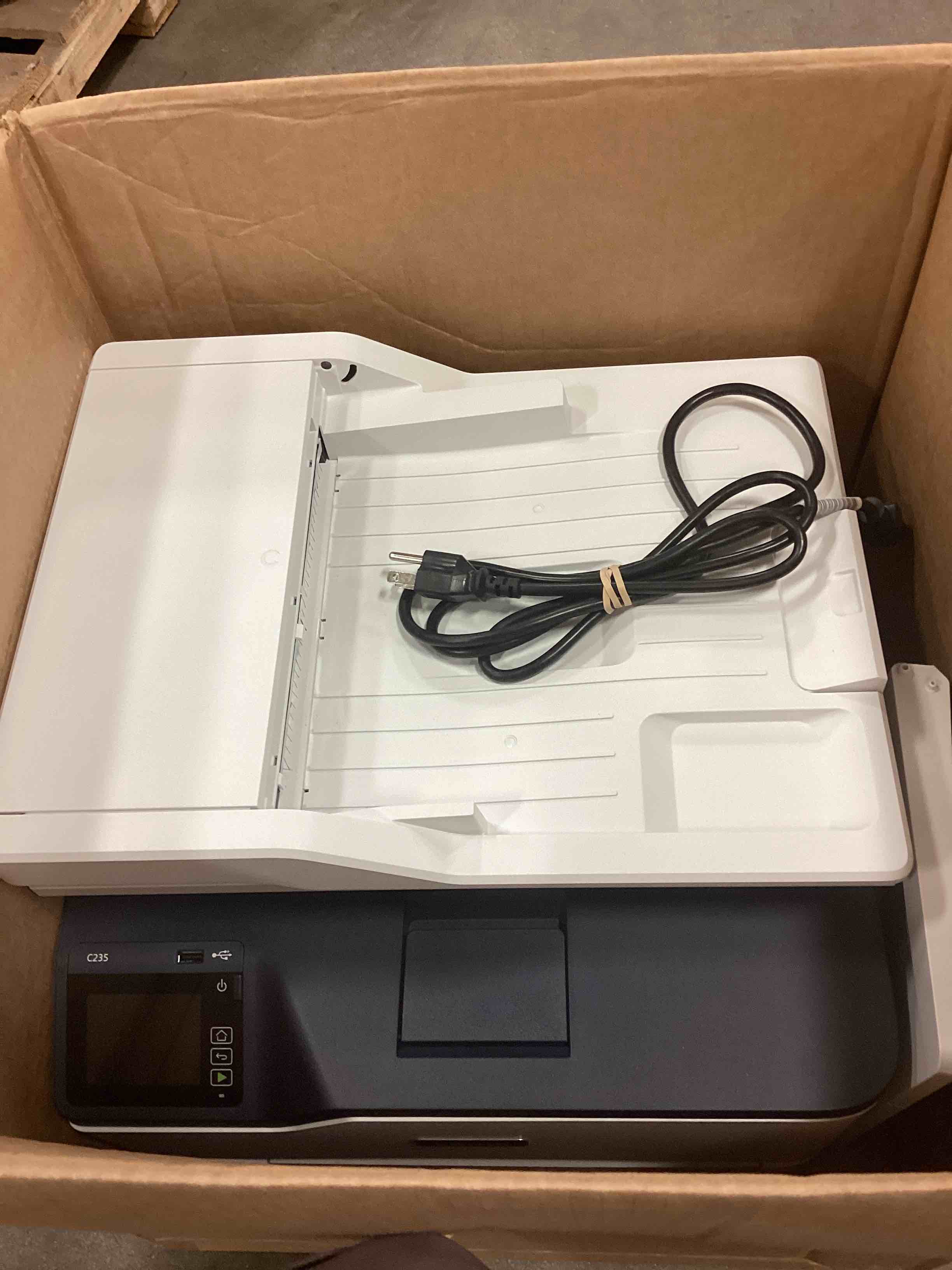https://s3.amazonaws.com/lotting-images-prod/bidfta/RED6289513_1715279566042.jpeg