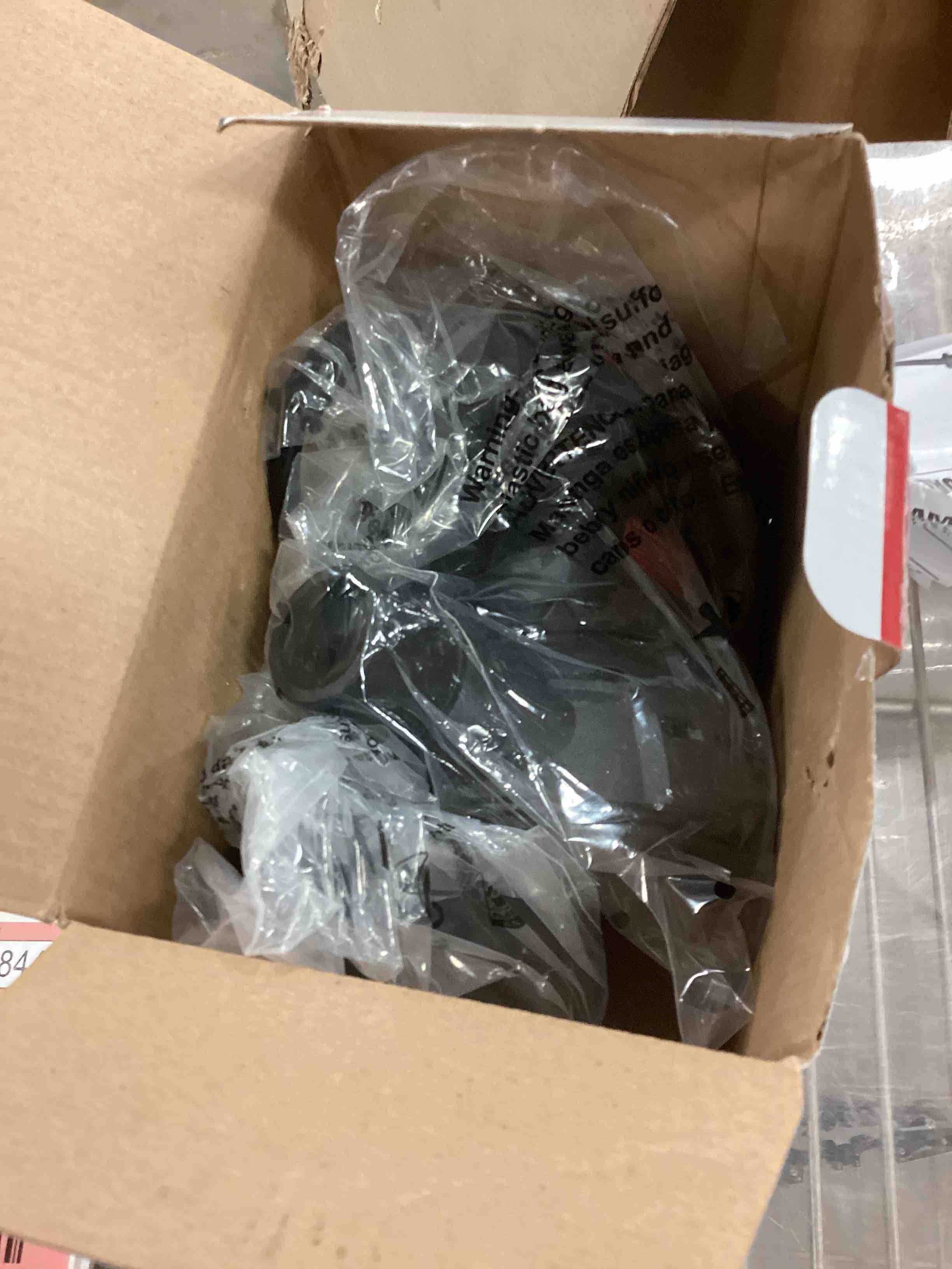 https://s3.amazonaws.com/lotting-images-prod/bidfta/RED6289841_1715709616551.jpeg