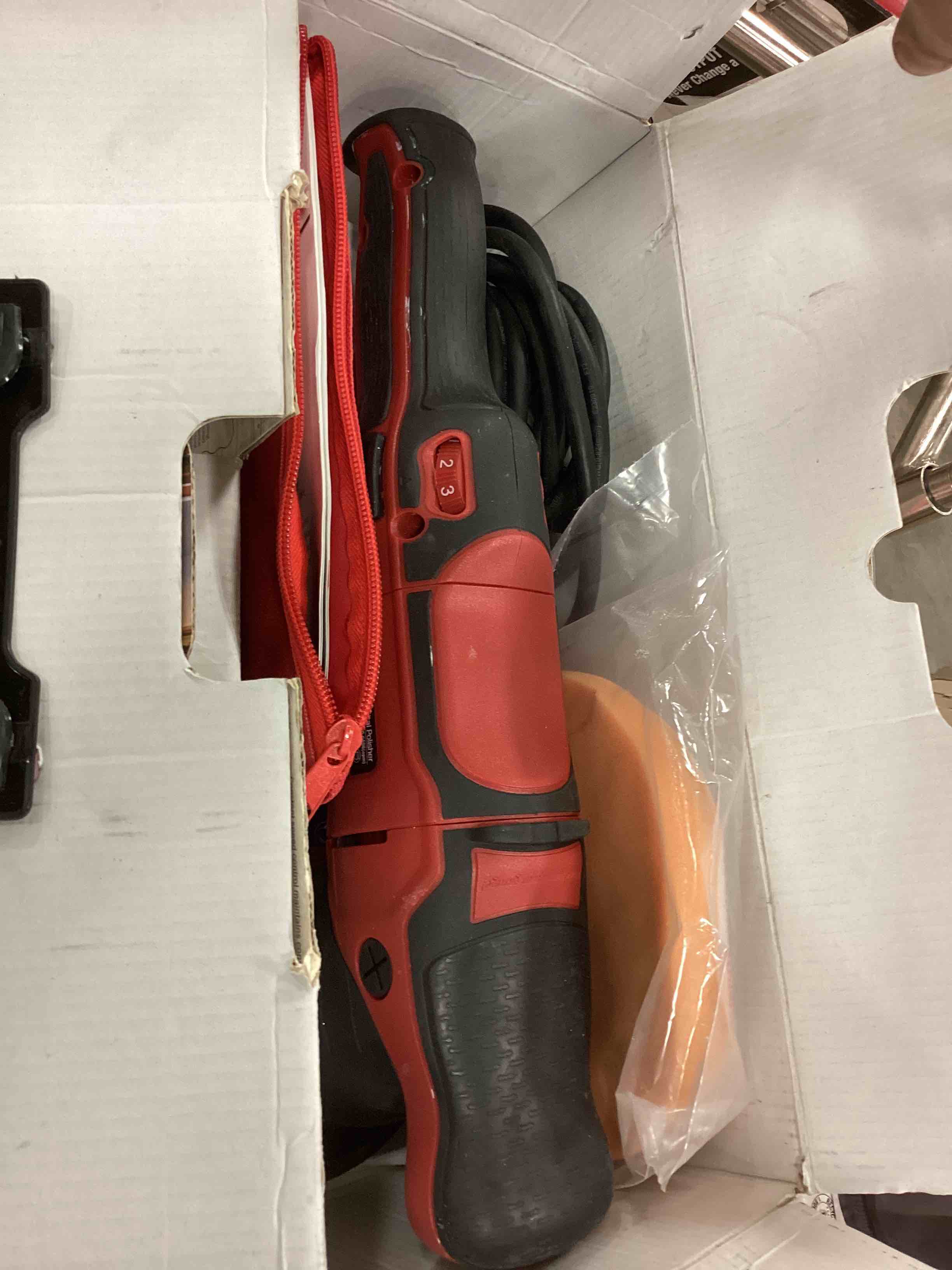 https://s3.amazonaws.com/lotting-images-prod/bidfta/RED6289847_1715710978266.jpeg