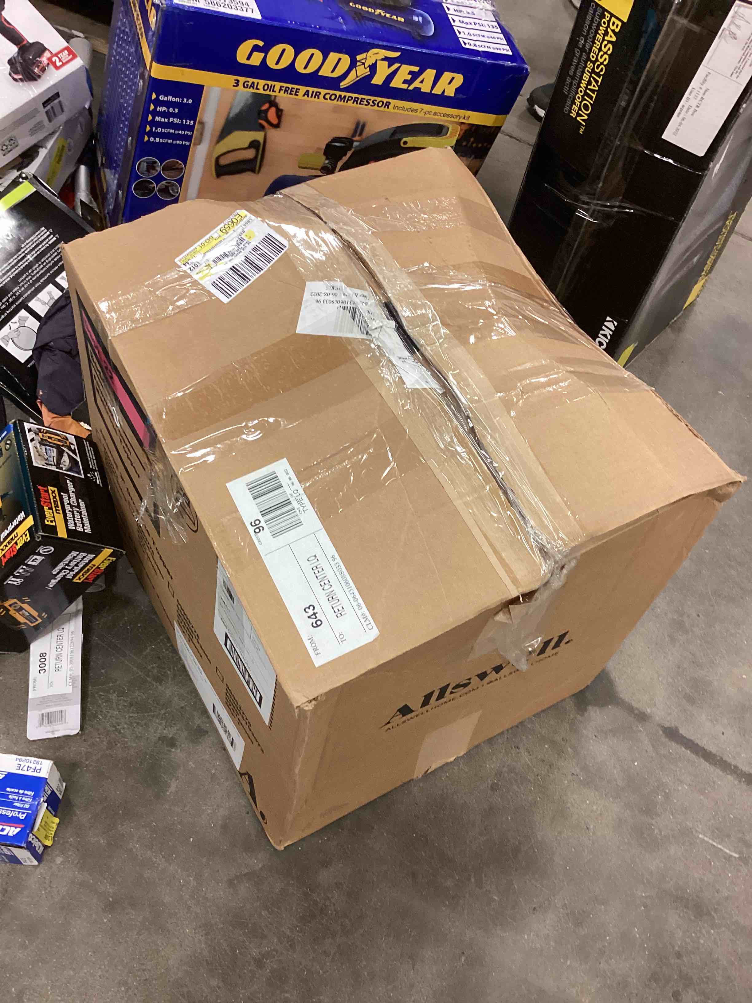 https://s3.amazonaws.com/lotting-images-prod/bidfta/RED6289852_1715712170610.jpeg