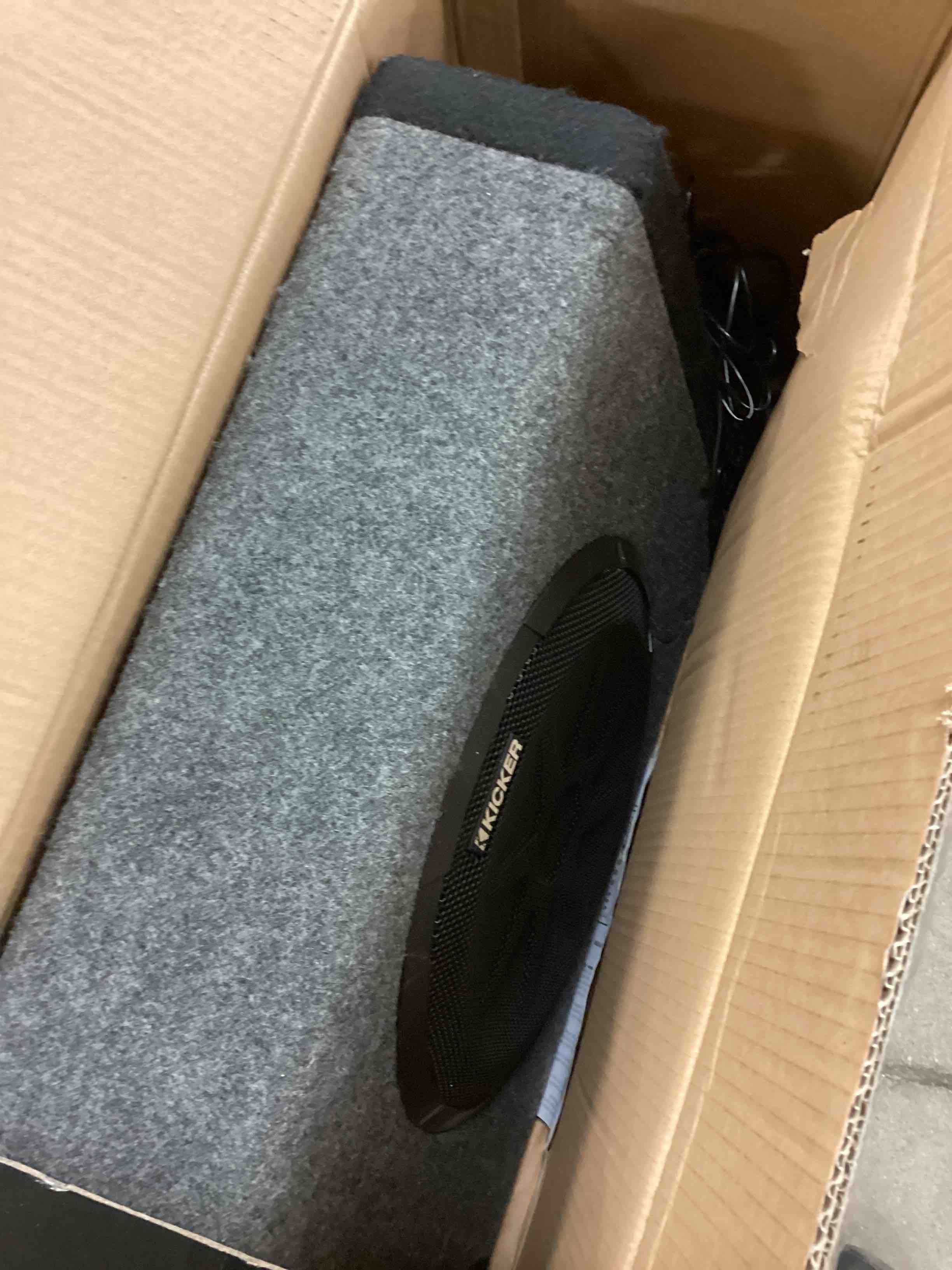 https://s3.amazonaws.com/lotting-images-prod/bidfta/RED6289854_1715712432418.jpeg