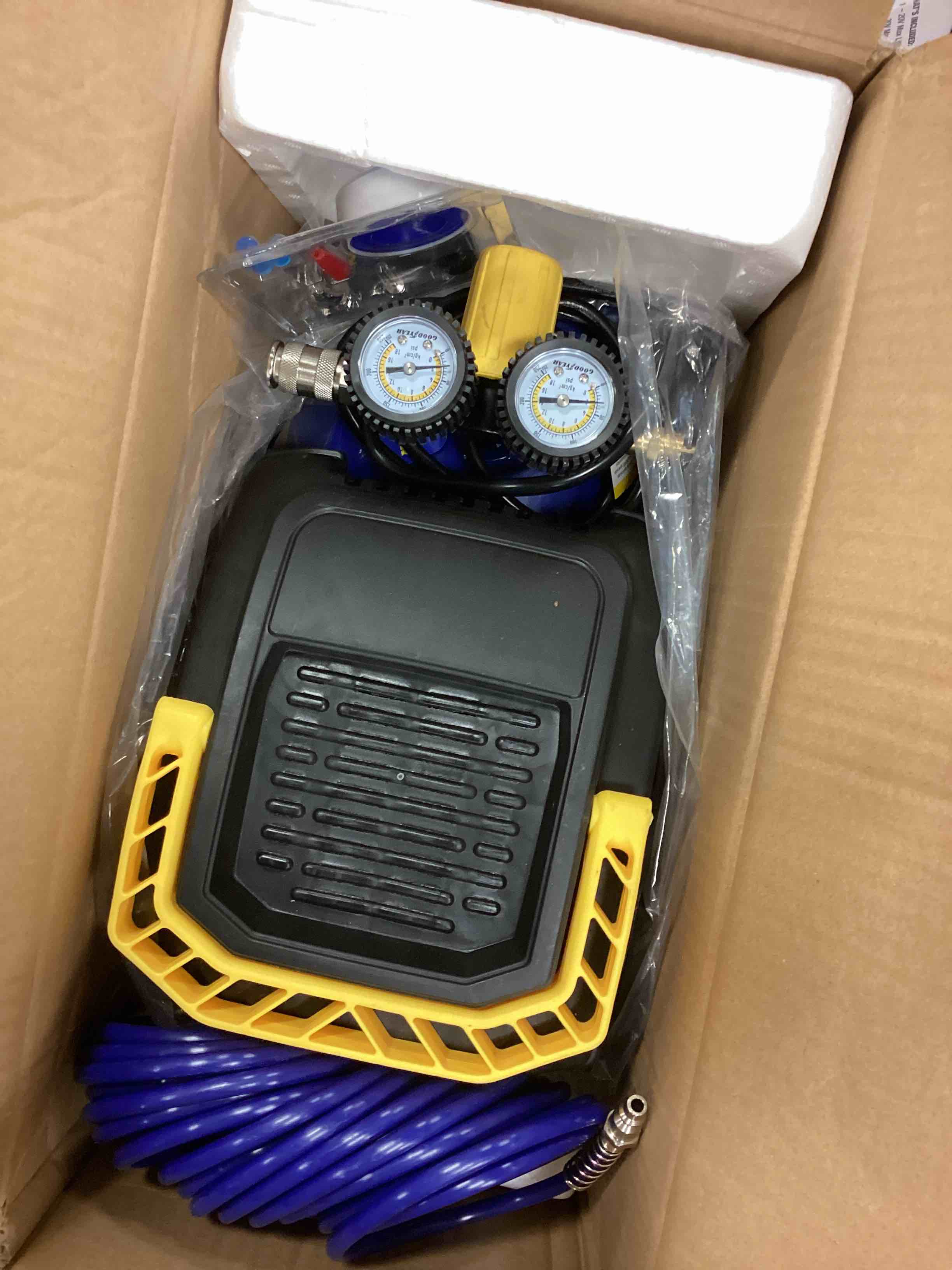 https://s3.amazonaws.com/lotting-images-prod/bidfta/RED6289855_1715712511304.jpeg