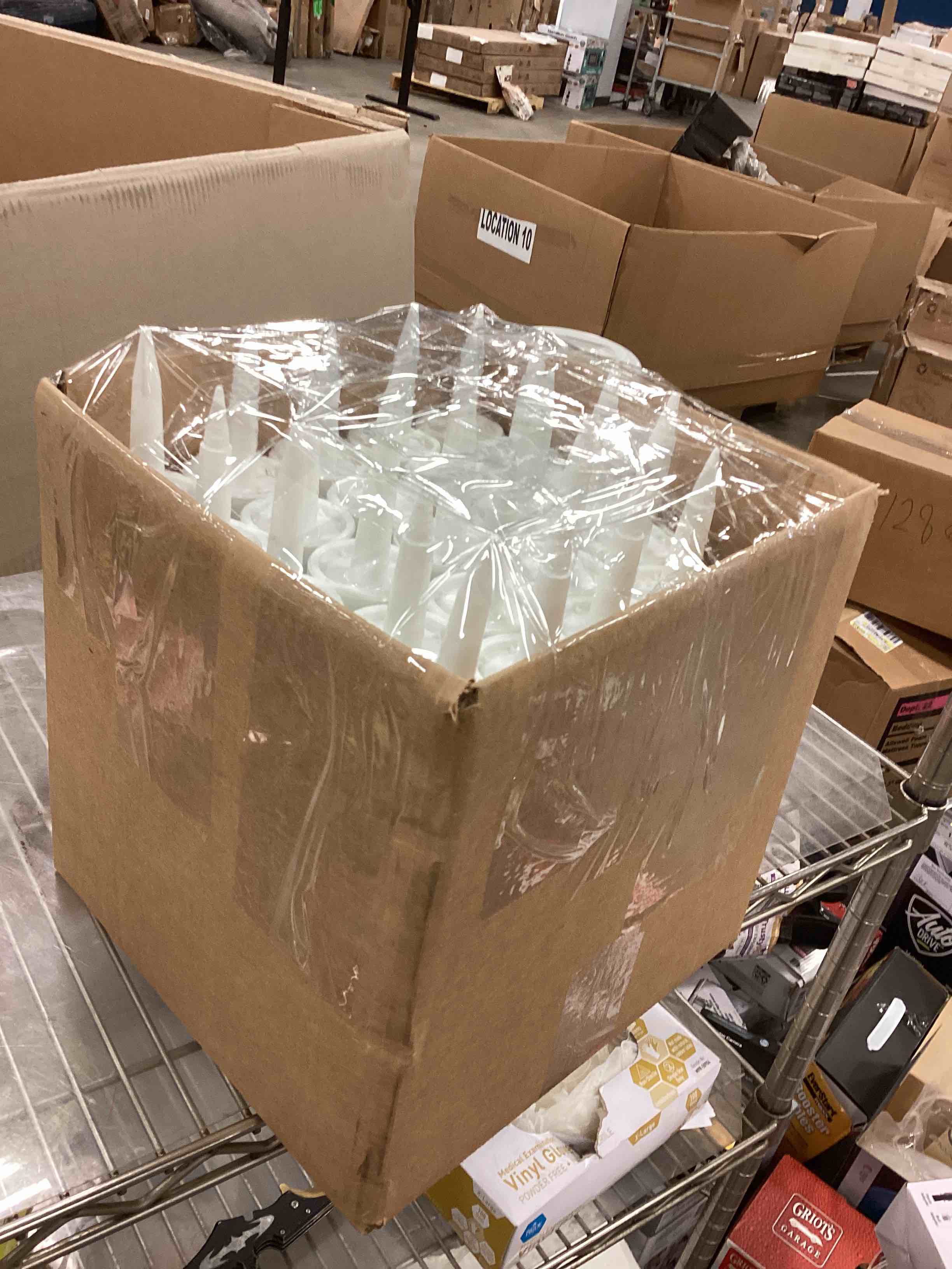 https://s3.amazonaws.com/lotting-images-prod/bidfta/RED6289862_1715713561646.jpeg