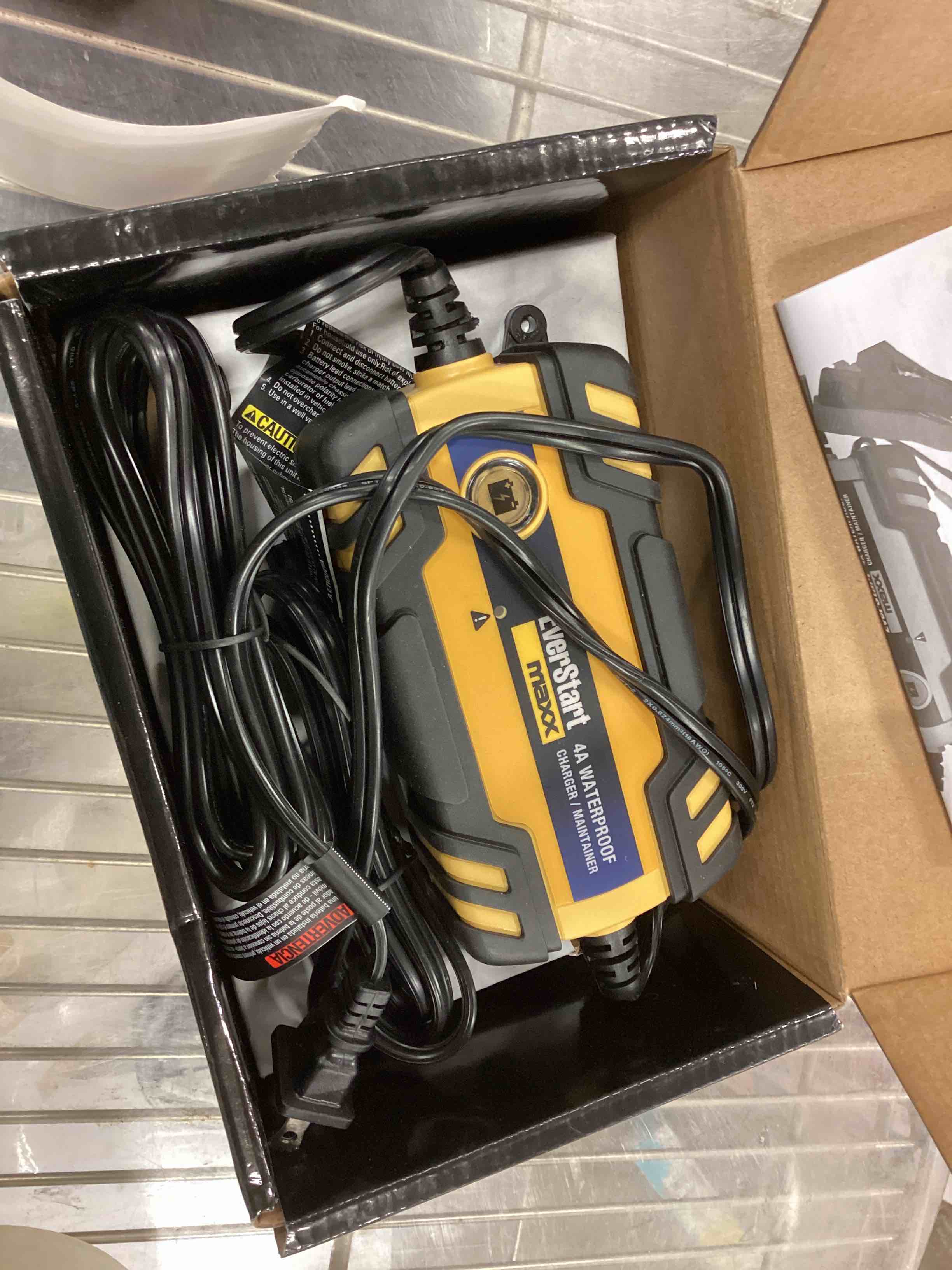 https://s3.amazonaws.com/lotting-images-prod/bidfta/RED6289873_1715718556521.jpeg